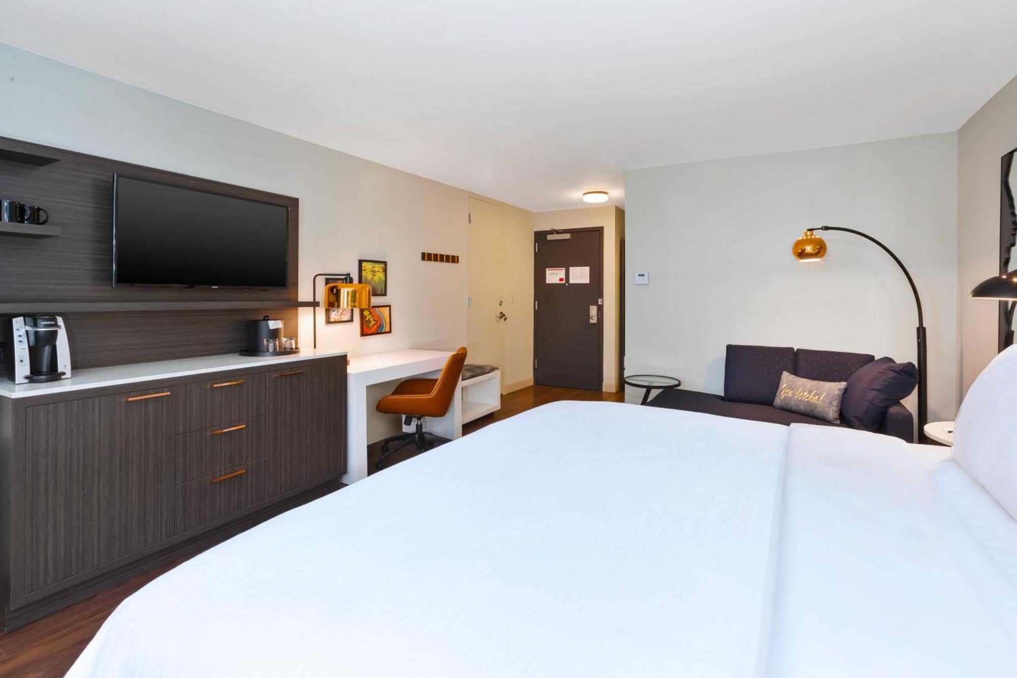 Deluxe King Room,1280926729:JPEG