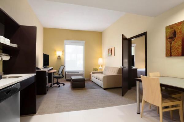 One-Bedroom King Suite Non-Smoking,1572708599:JPEG