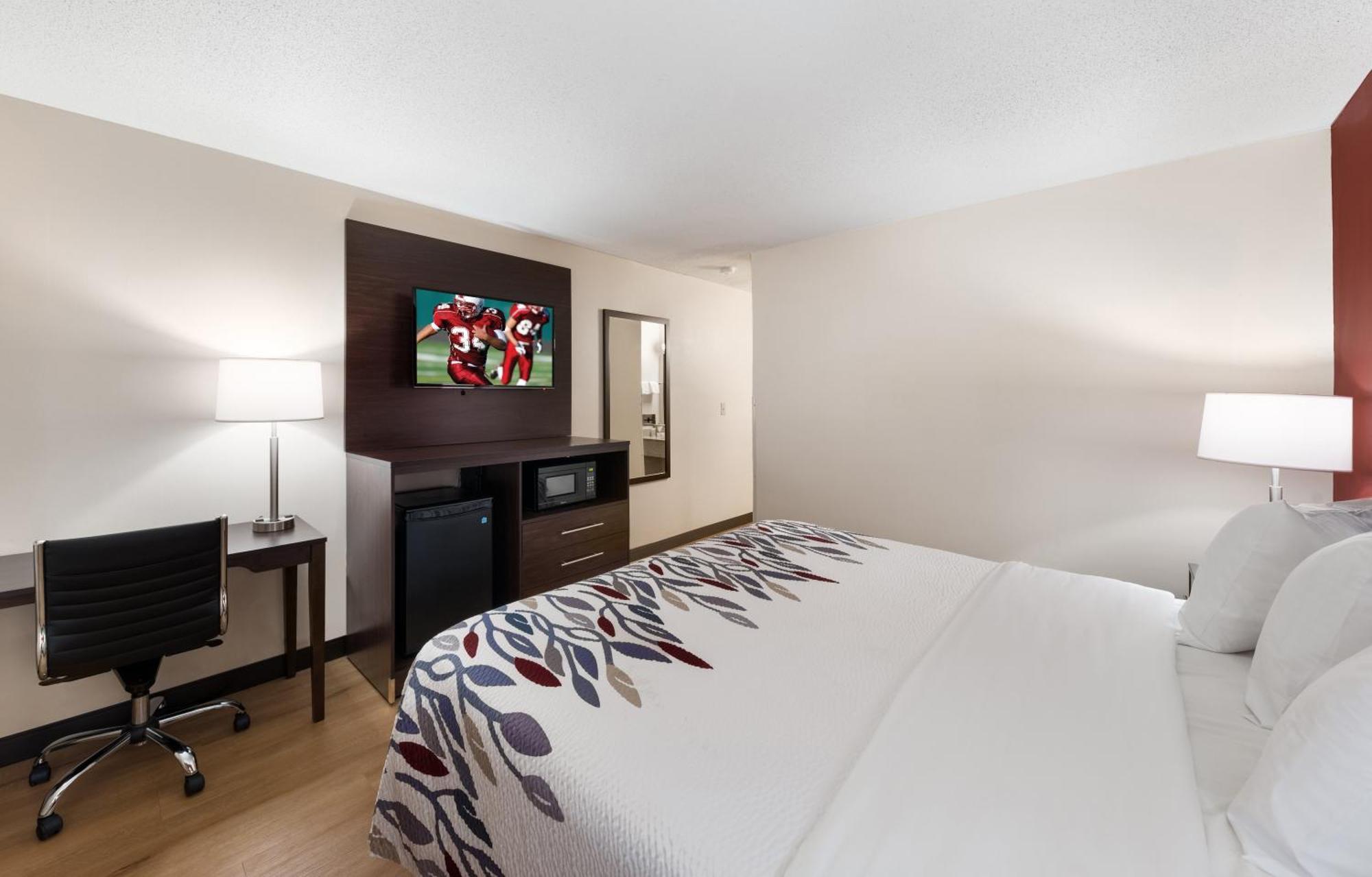 Deluxe Room with One Queen Bed Disability Access Non-Smoking