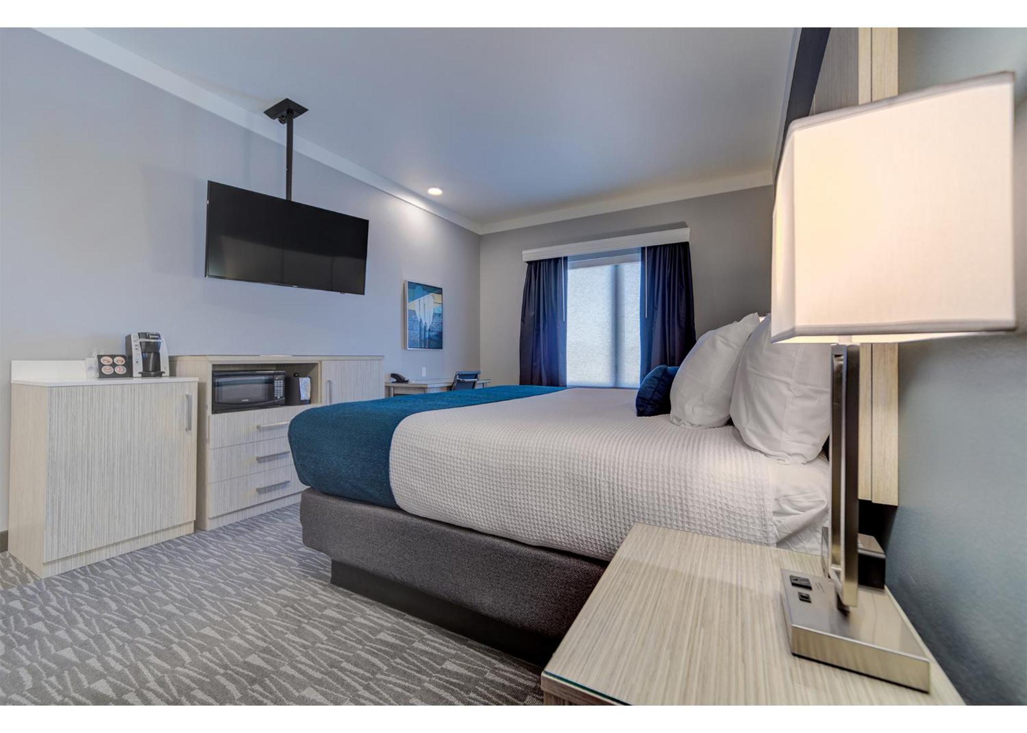 King Room with Sofa Bed - Non-Smoking