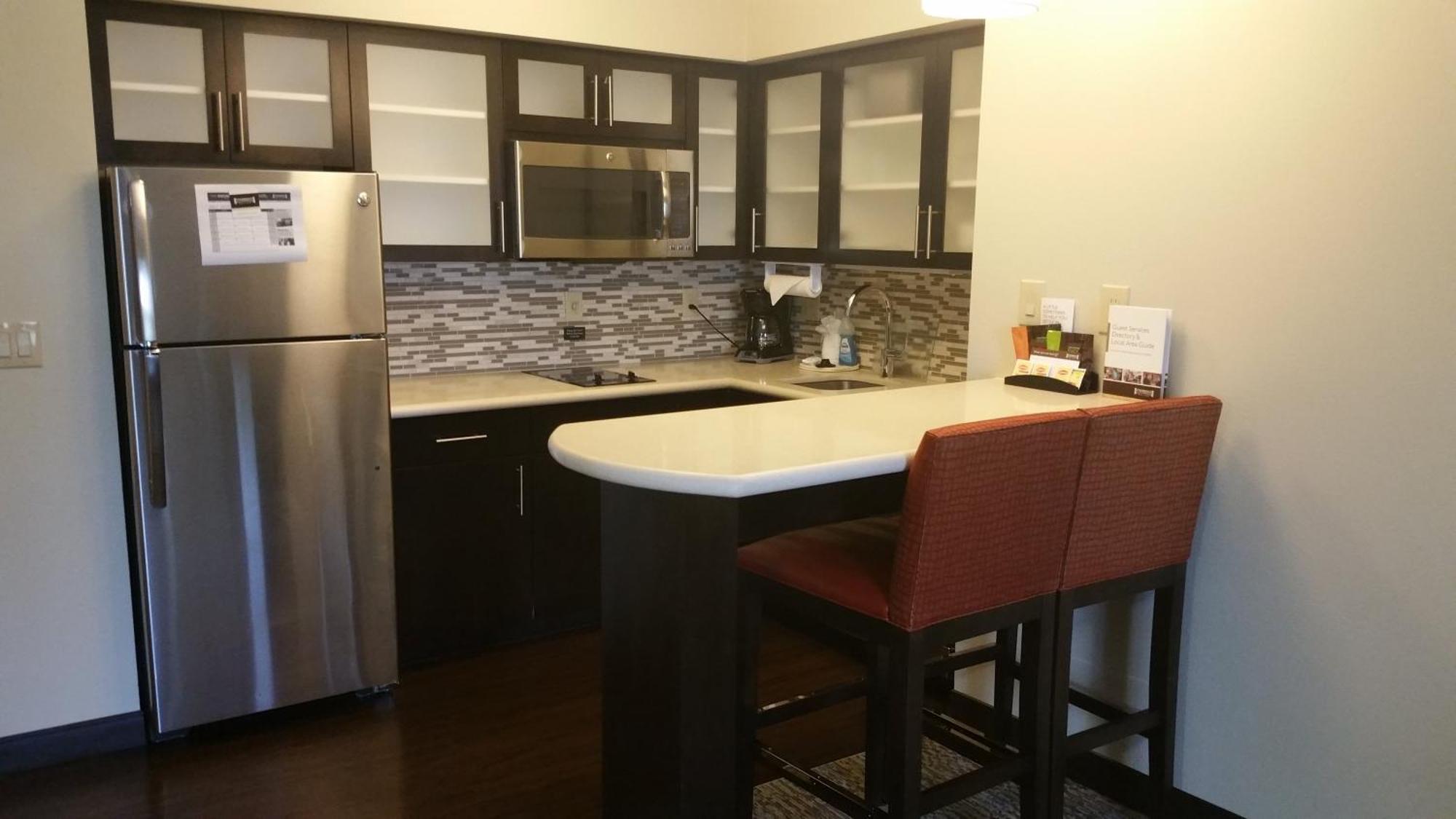One-Bedroom Queen Suite
