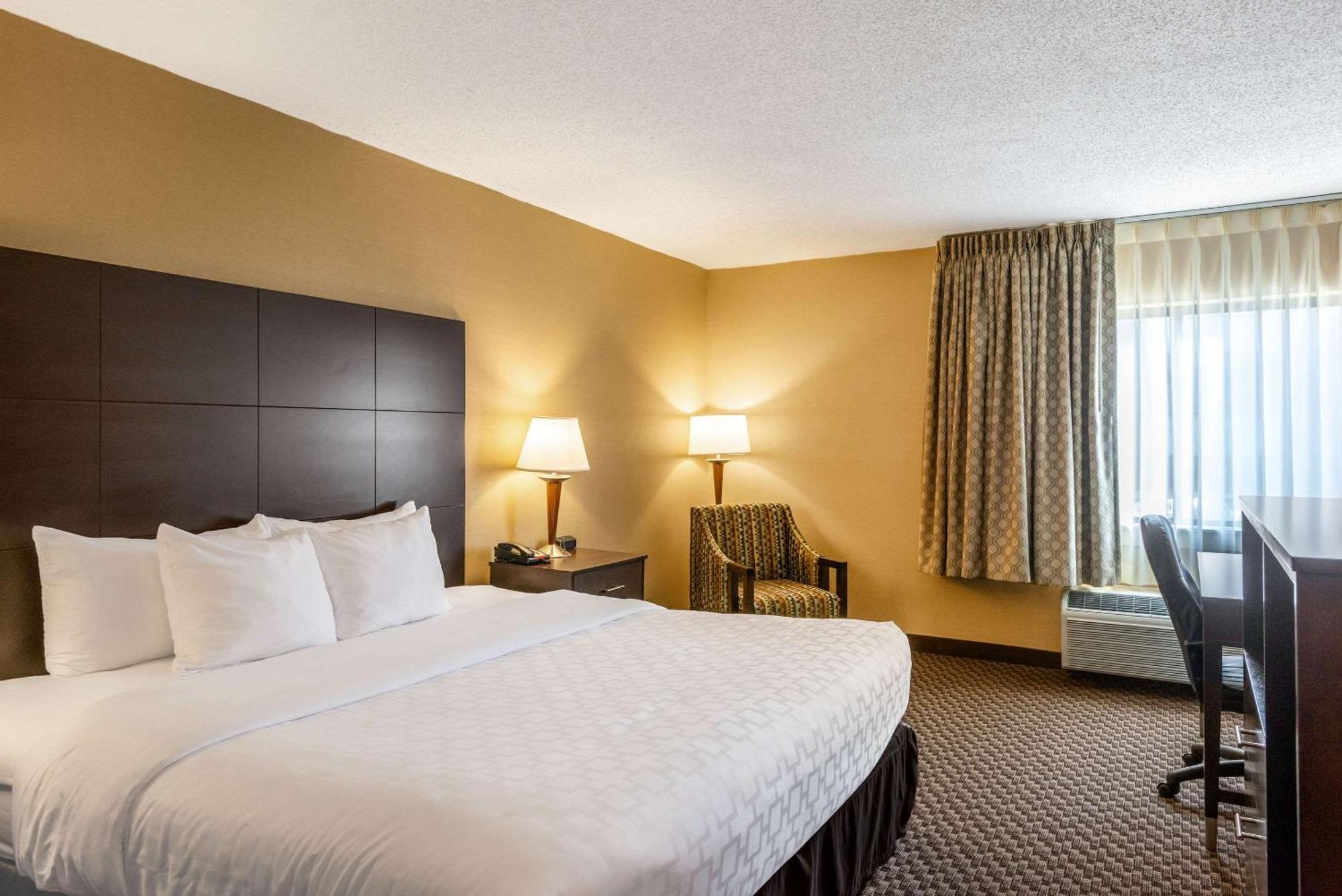 King Room Disability or Hearing Accessible Ground Floor