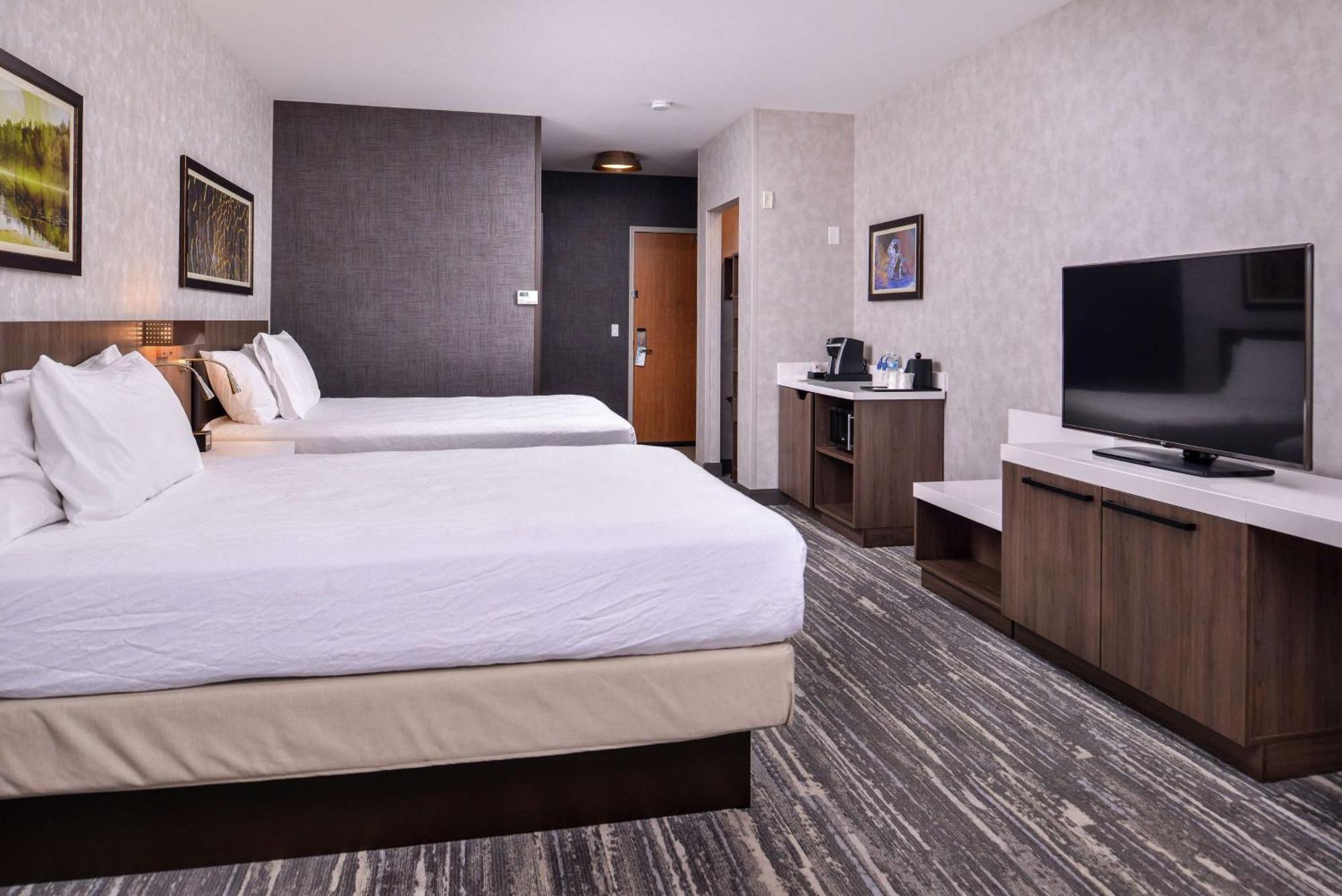 Queen Room with Two Queen Beds and Balcony