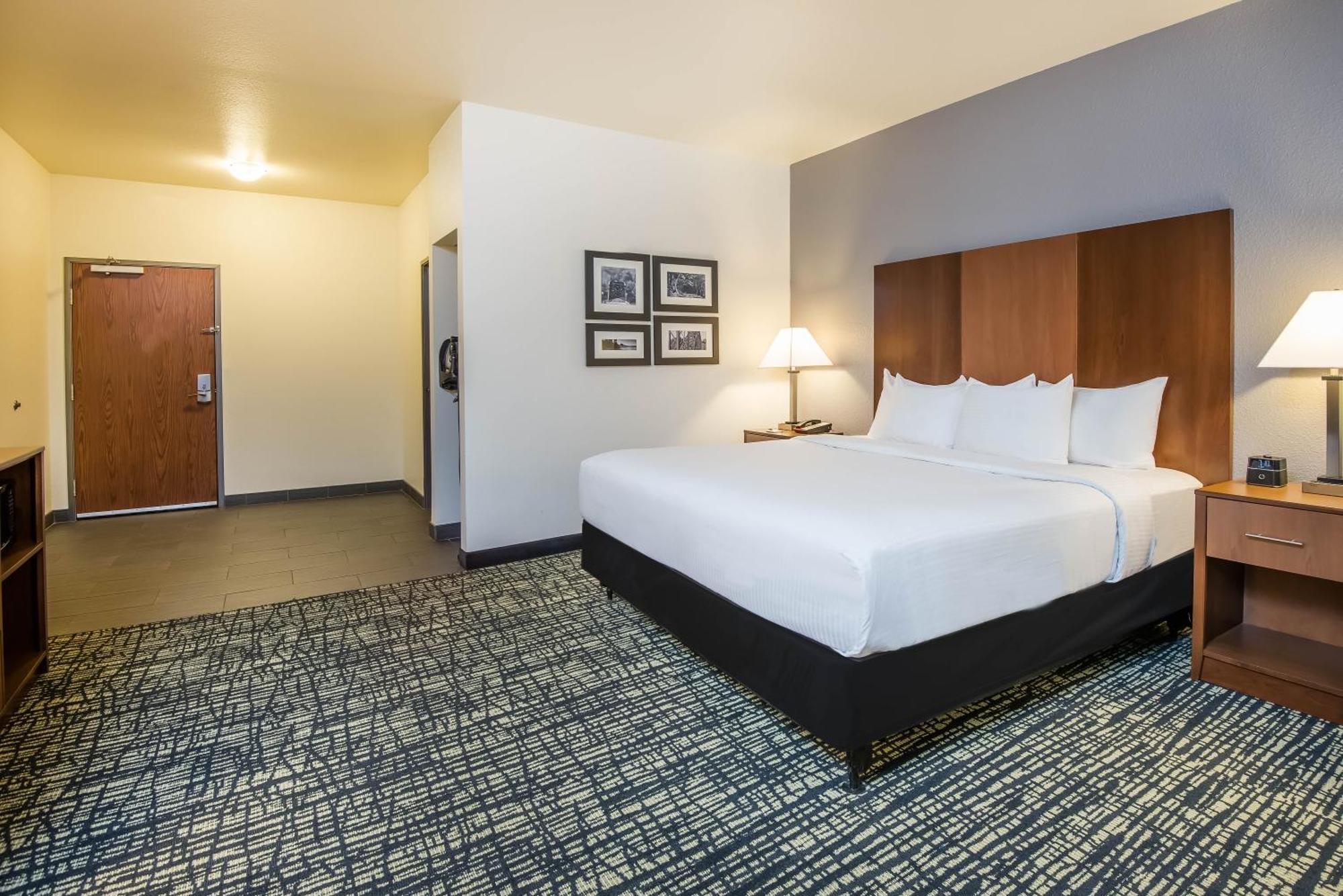 King Room with Bathtub and Grab Bars - Mobility Accessible/Non-Smoking