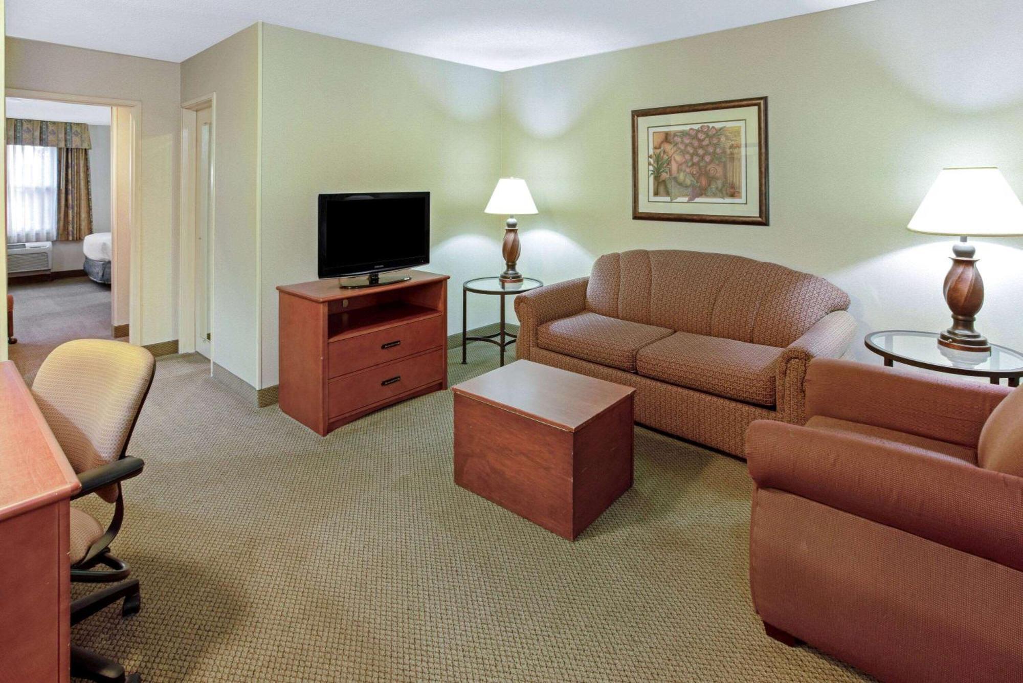 One-Bedroom Suite with Two Double Beds - Non-Smoking
