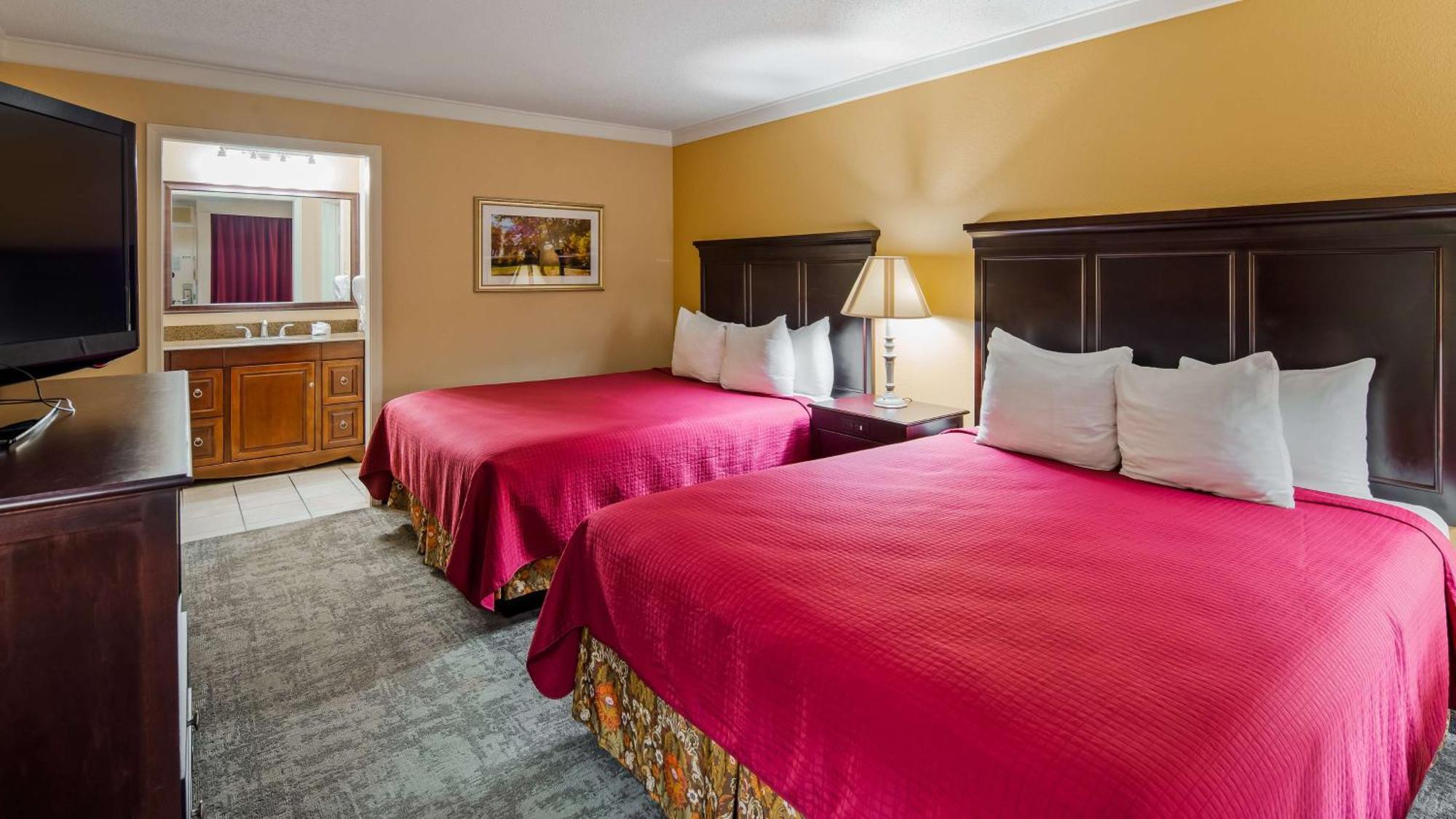 Queen Room Two Queen Beds Non-Smoking