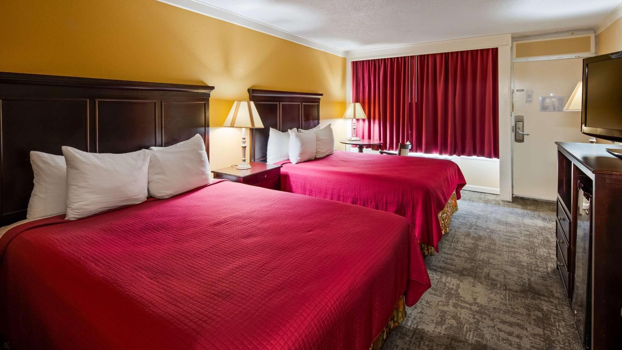 Queen Room Two Queen Beds Non-Smoking