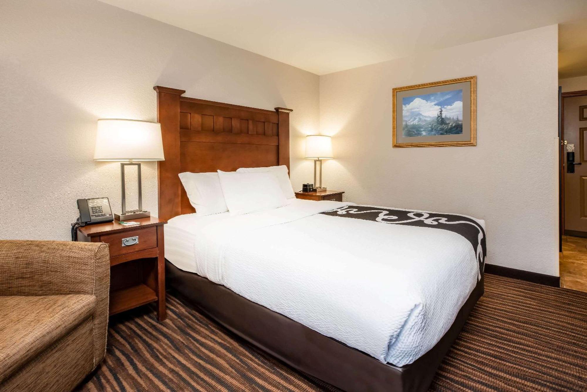 King Room Mobility Access or Non-Smoking