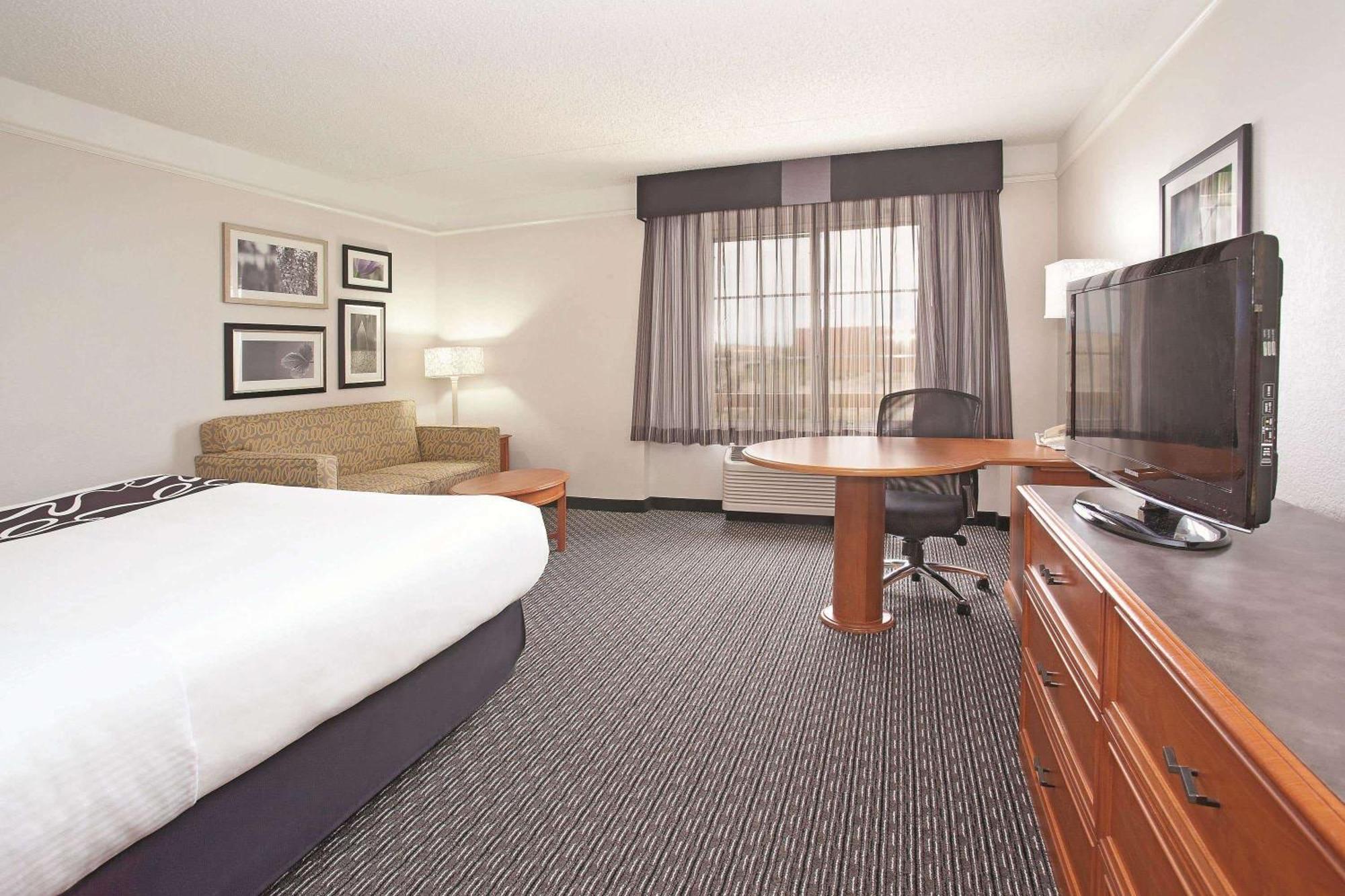 Executive King Room,1281265990:JPEG