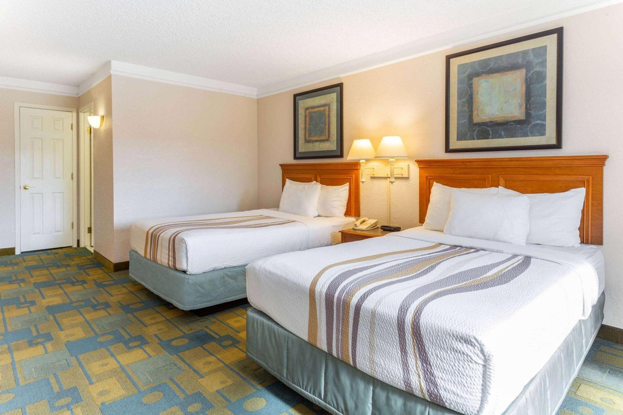 Deluxe Double Room with Two Double Beds - Non-Smoking