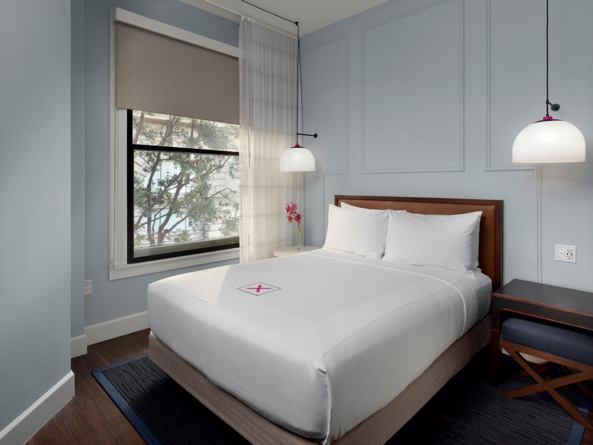 Standard Queen Room