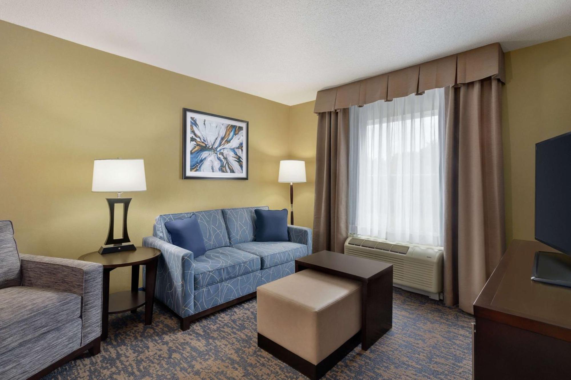One-Bedroom King Suite - Non-Smoking