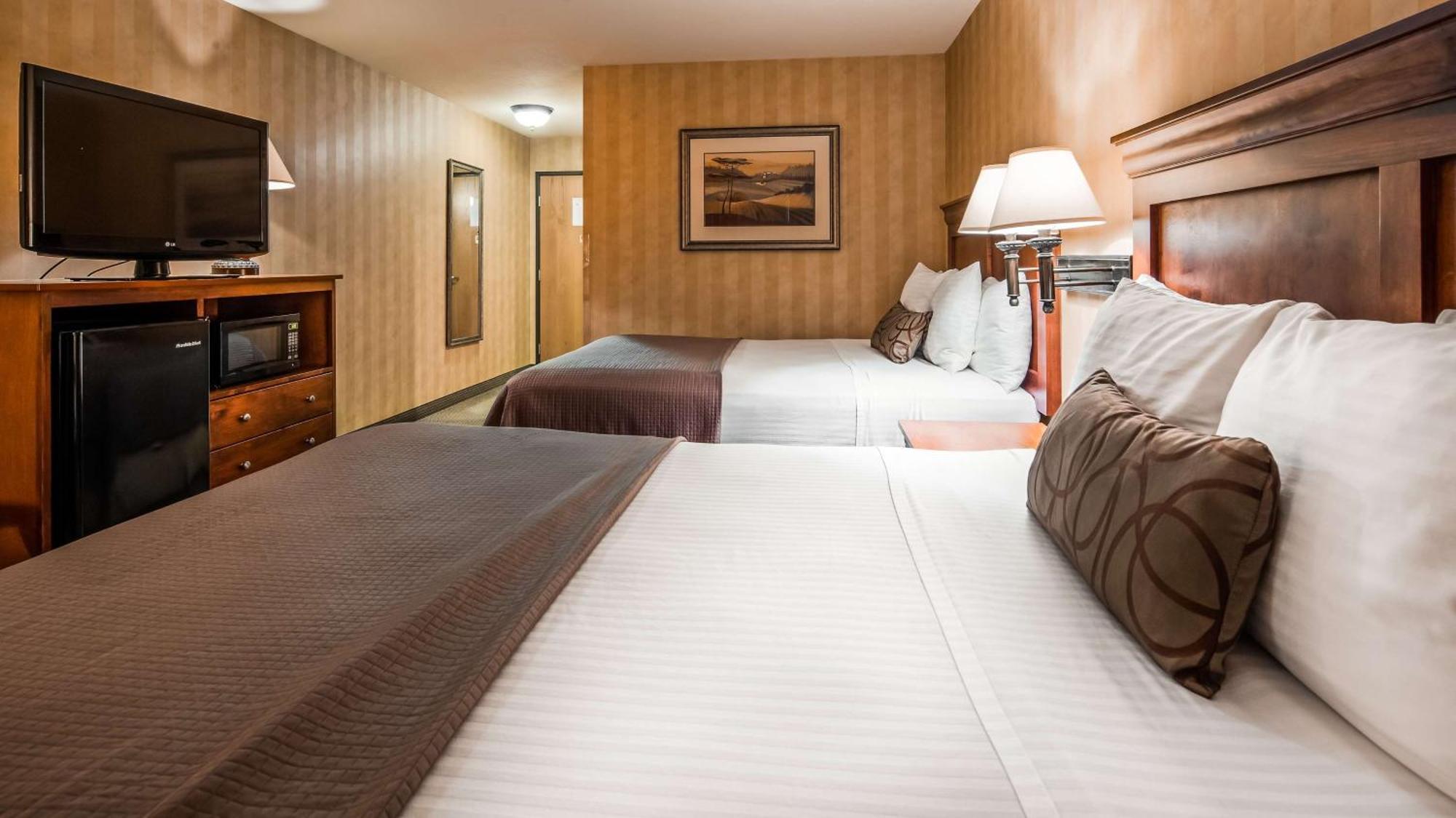 Accessible Queen Room Two Queen Beds Pet Friendly or Non-Smoking
