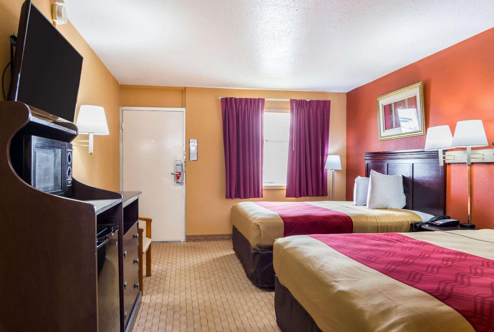 Queen Room Two Queen Beds Non-Smoking