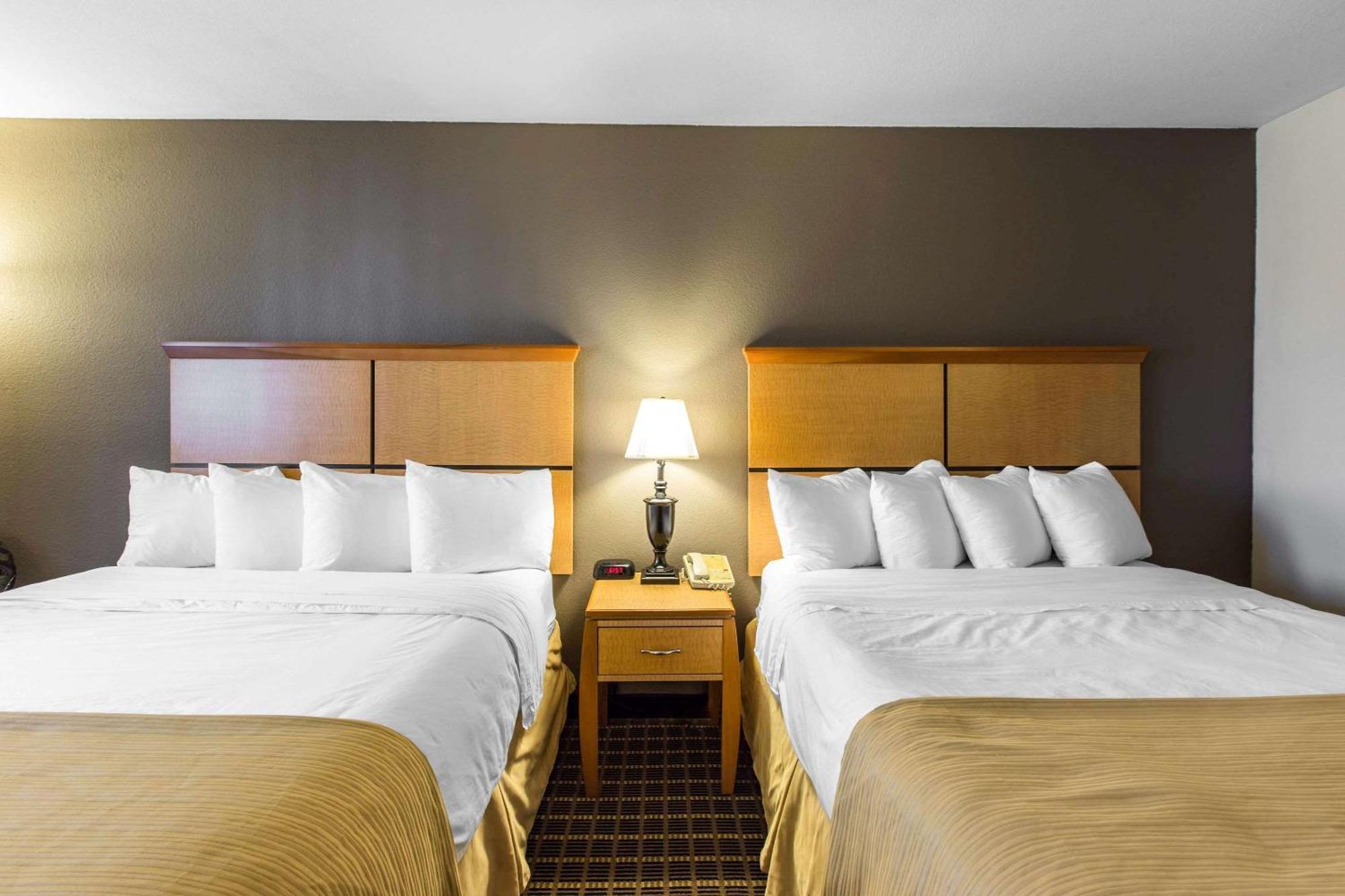 Queen Room with Two Queen Beds - Non-Smoking