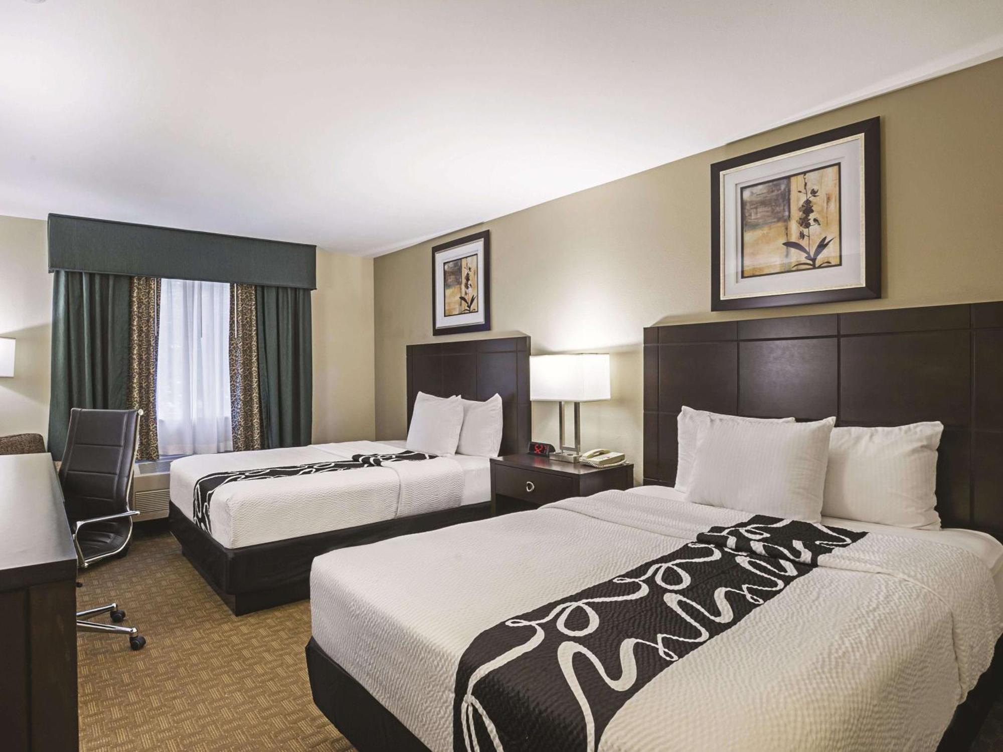 Deluxe Queen Room Two Queen Beds