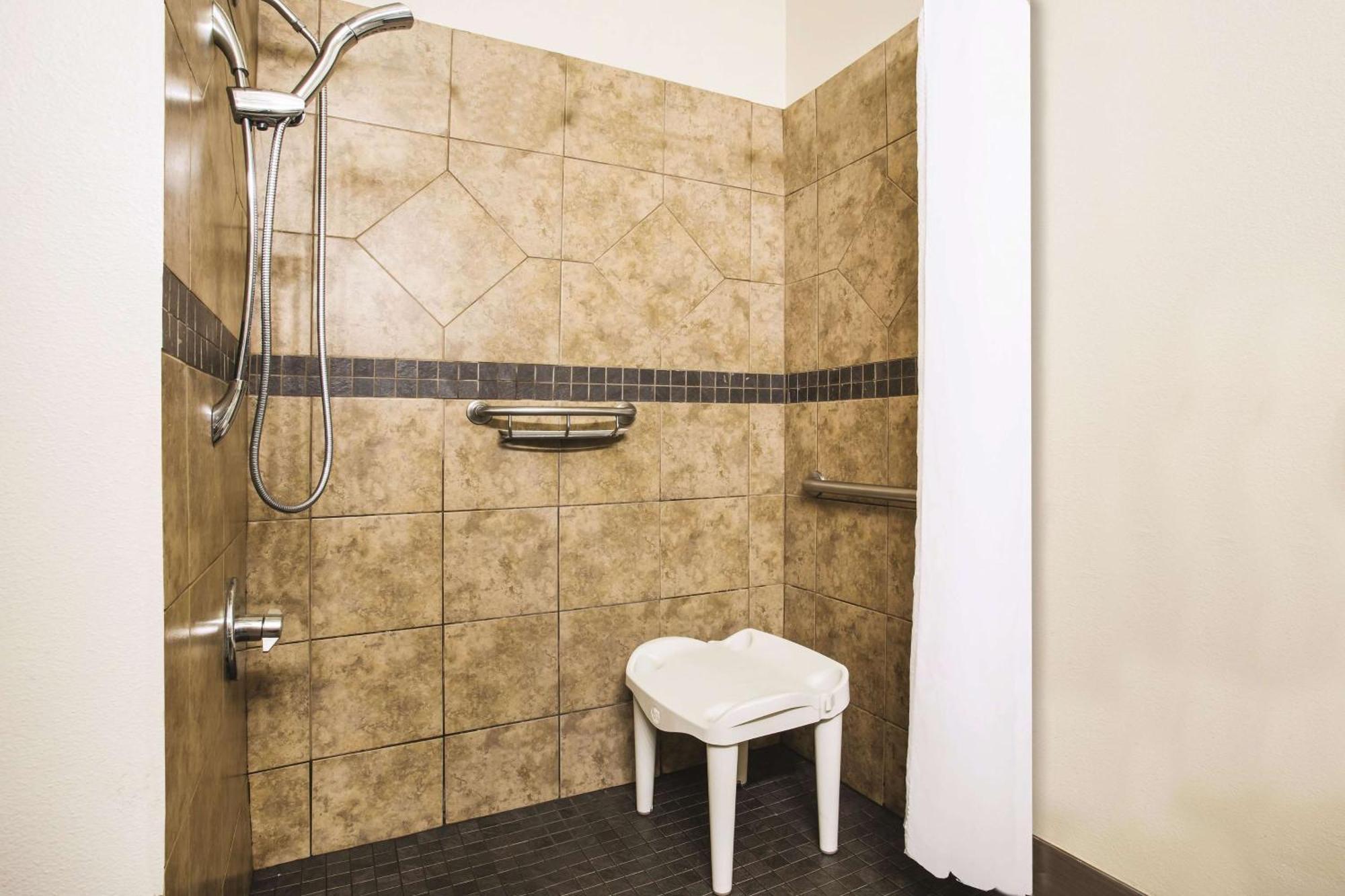 King Room Mobility Access