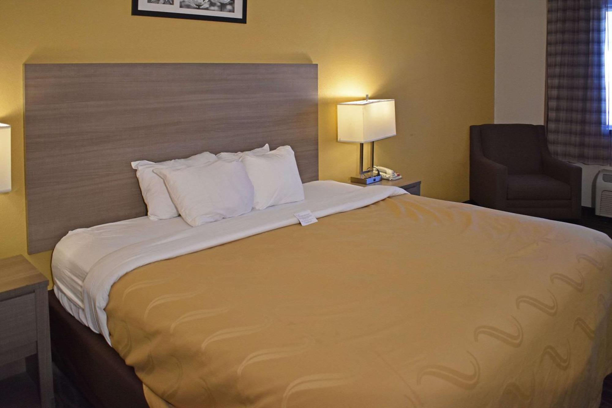King Room with Roll-In Shower - Accessible/Non Smoking