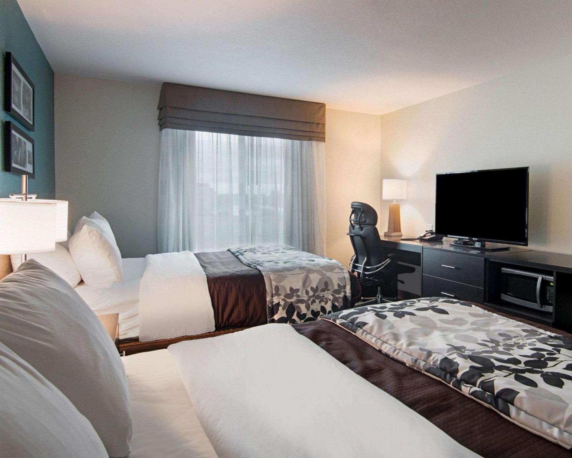 Queen Room with Two Queen Beds - Non-Smoking