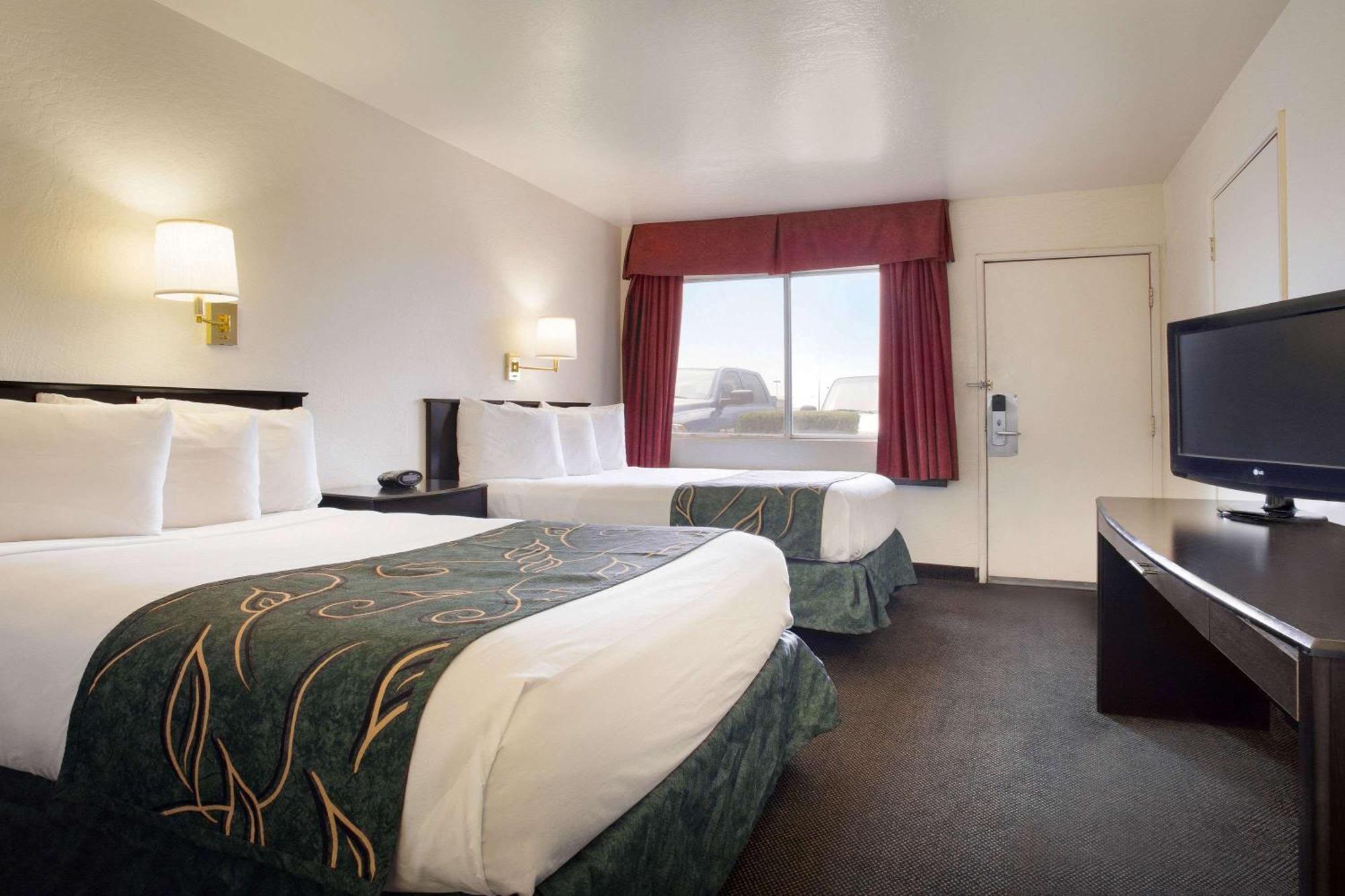 Double Room Two Double Beds Non-Smoking