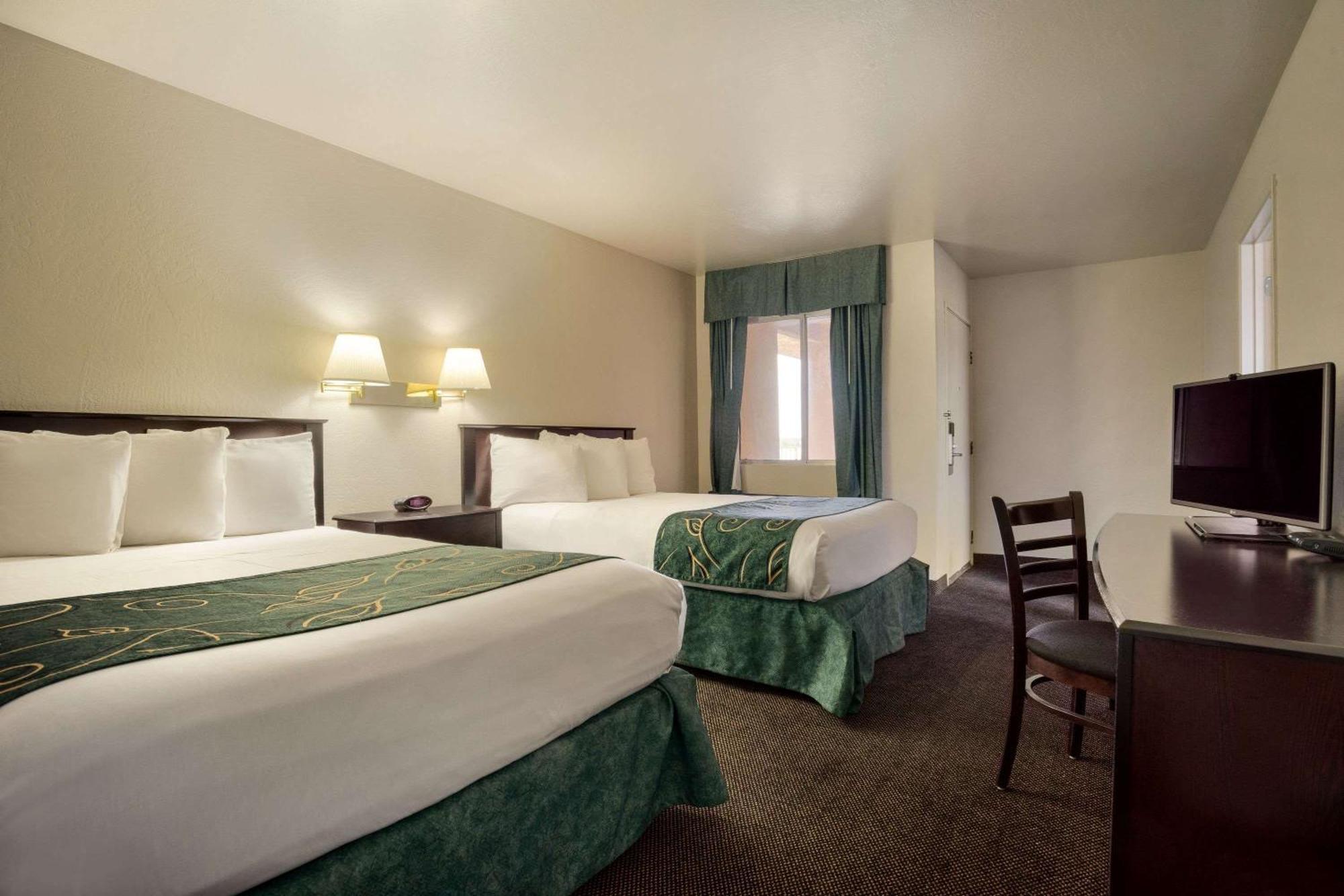 Double Room Two Double Beds Non-Smoking