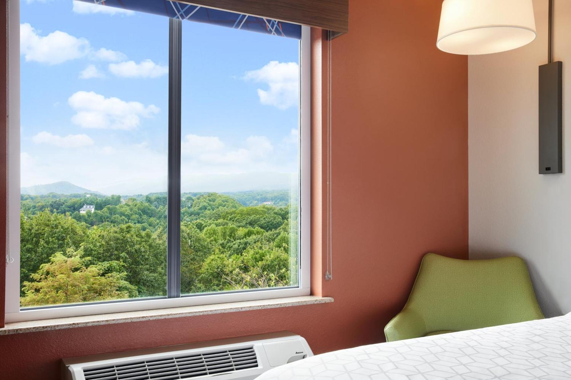 King Room with Mountain View - Non-Smoking