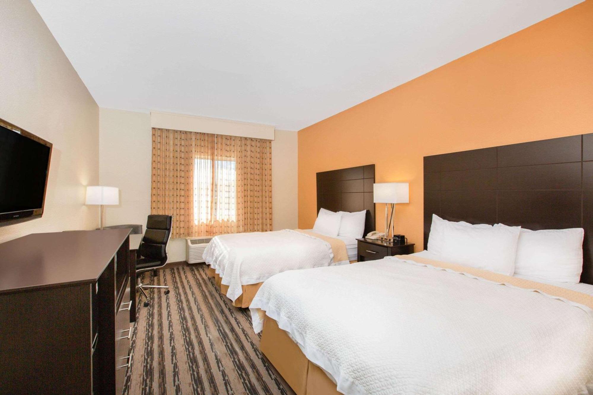 Deluxe Queen Room with Two Queen Beds