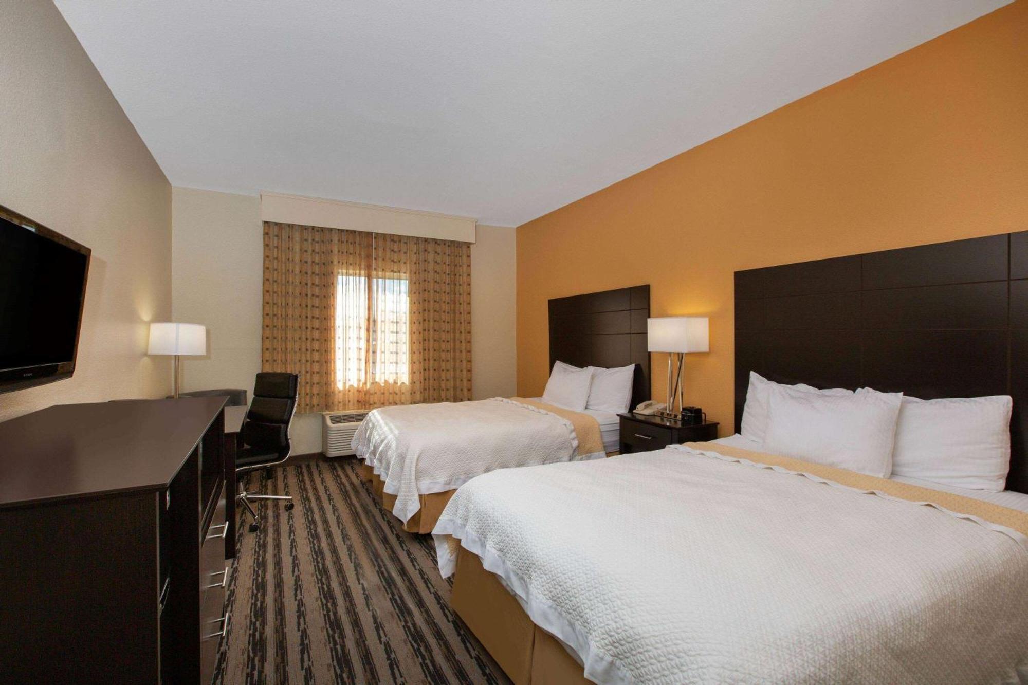 Deluxe Queen Room Two Queen Beds