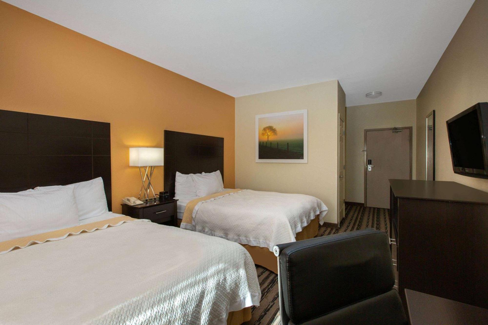 Queen Room with Two Queen Beds and Mobility/Hearing Access - Non-Smoking