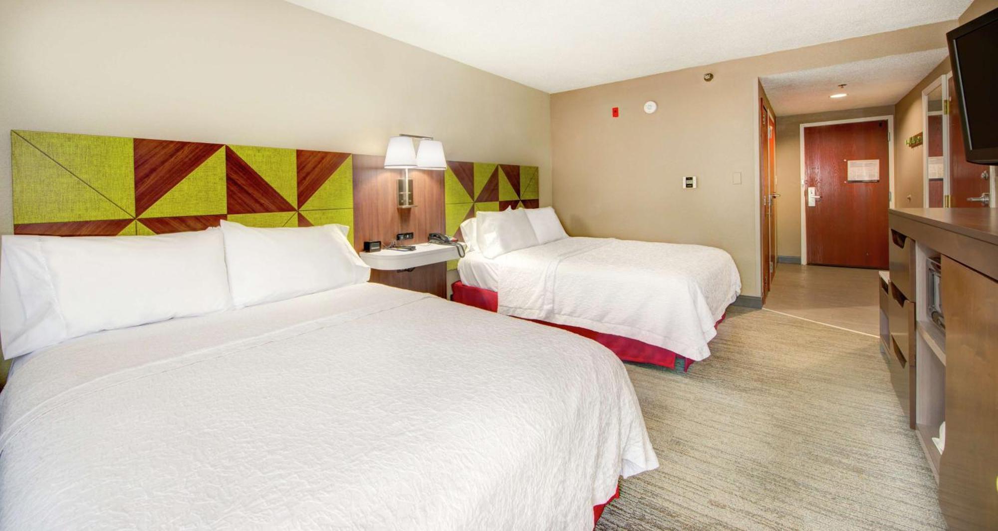 Queen Room Two Queen Beds Mobility Access or Non-Smoking