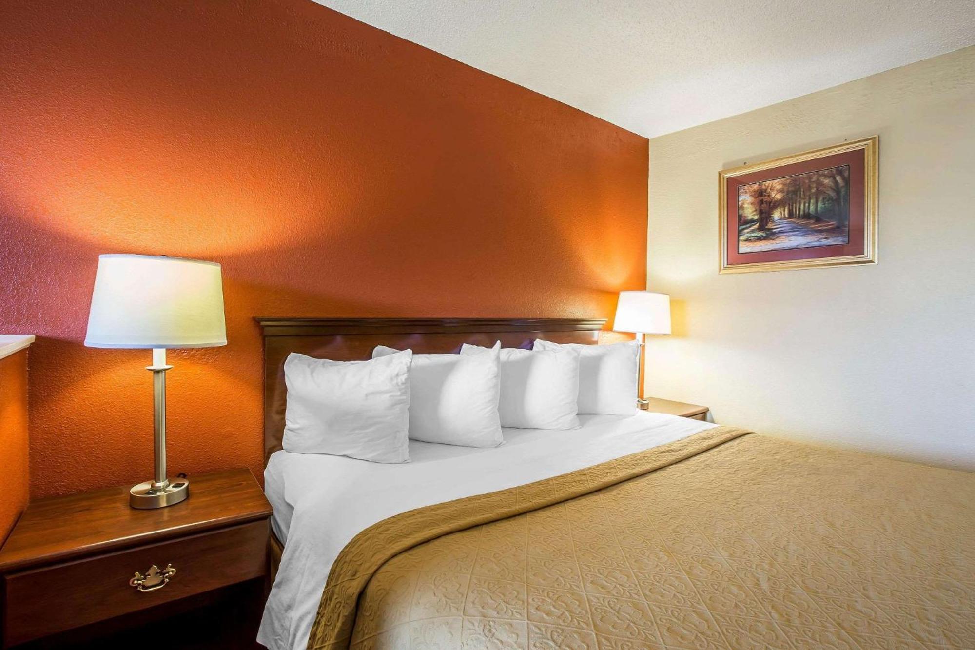 King Room - Accessible/Non-Smoking