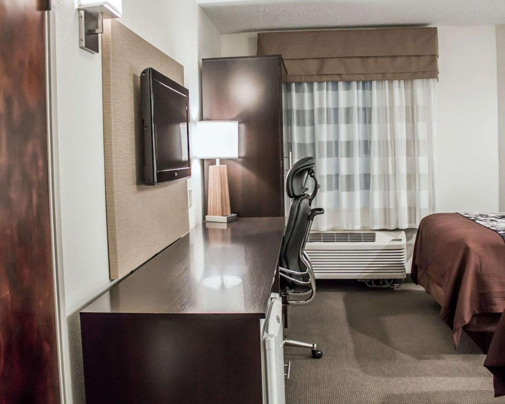 Double Room Two Double Beds View Non-Smoking