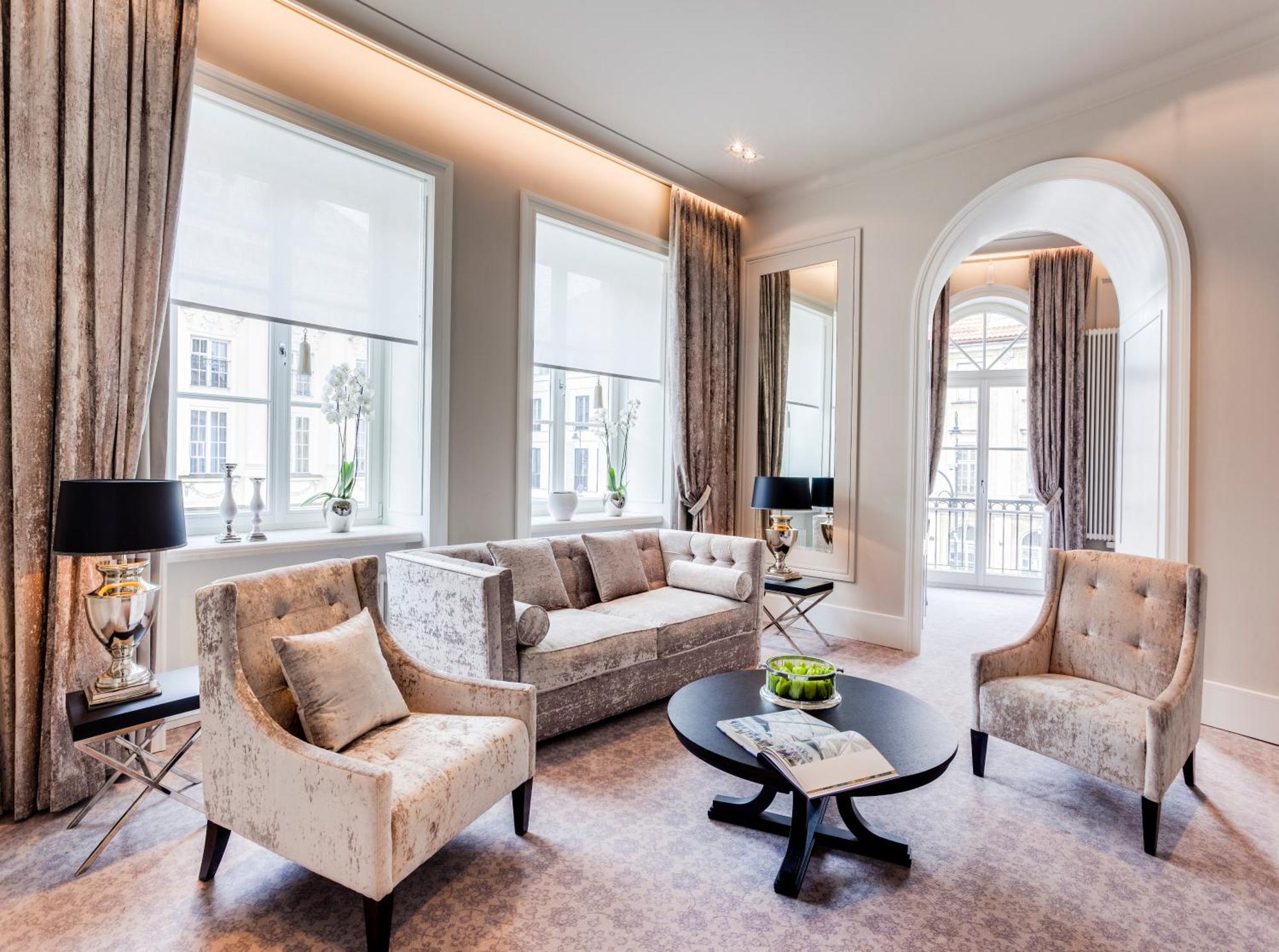 Deluxe Apartment