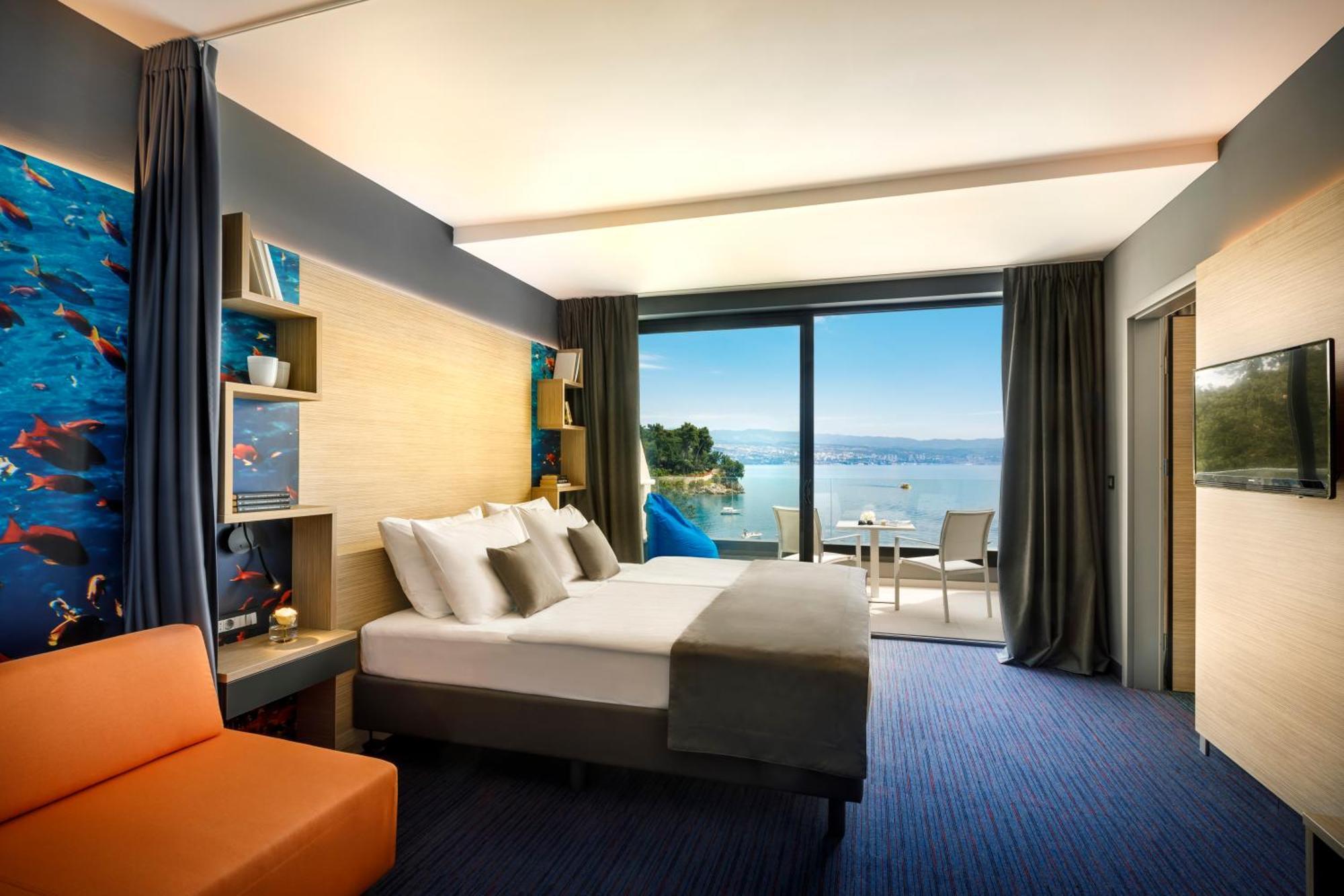 Superior Family Room with balcony and sea view