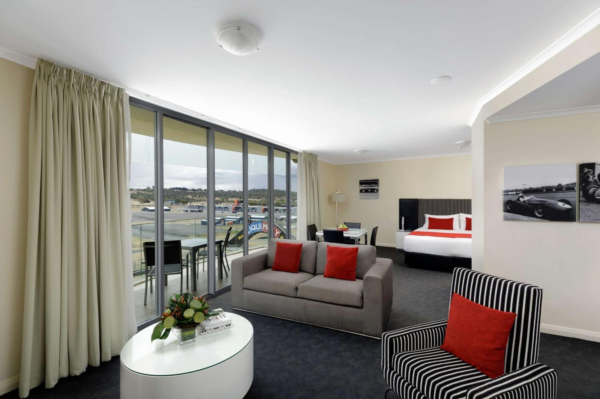 Deluxe Spa Suite