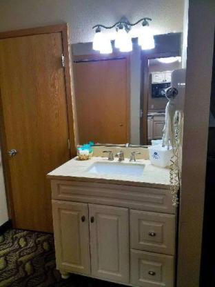 One King Bed Kitchenette Suite Non-Smoking