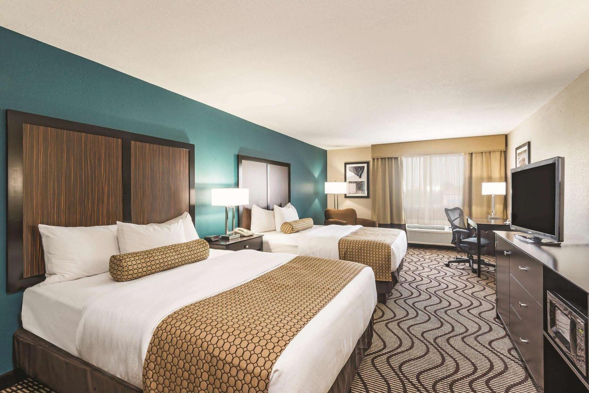 Queen Room Two Queen Beds Mobility Access or Non-Smoking