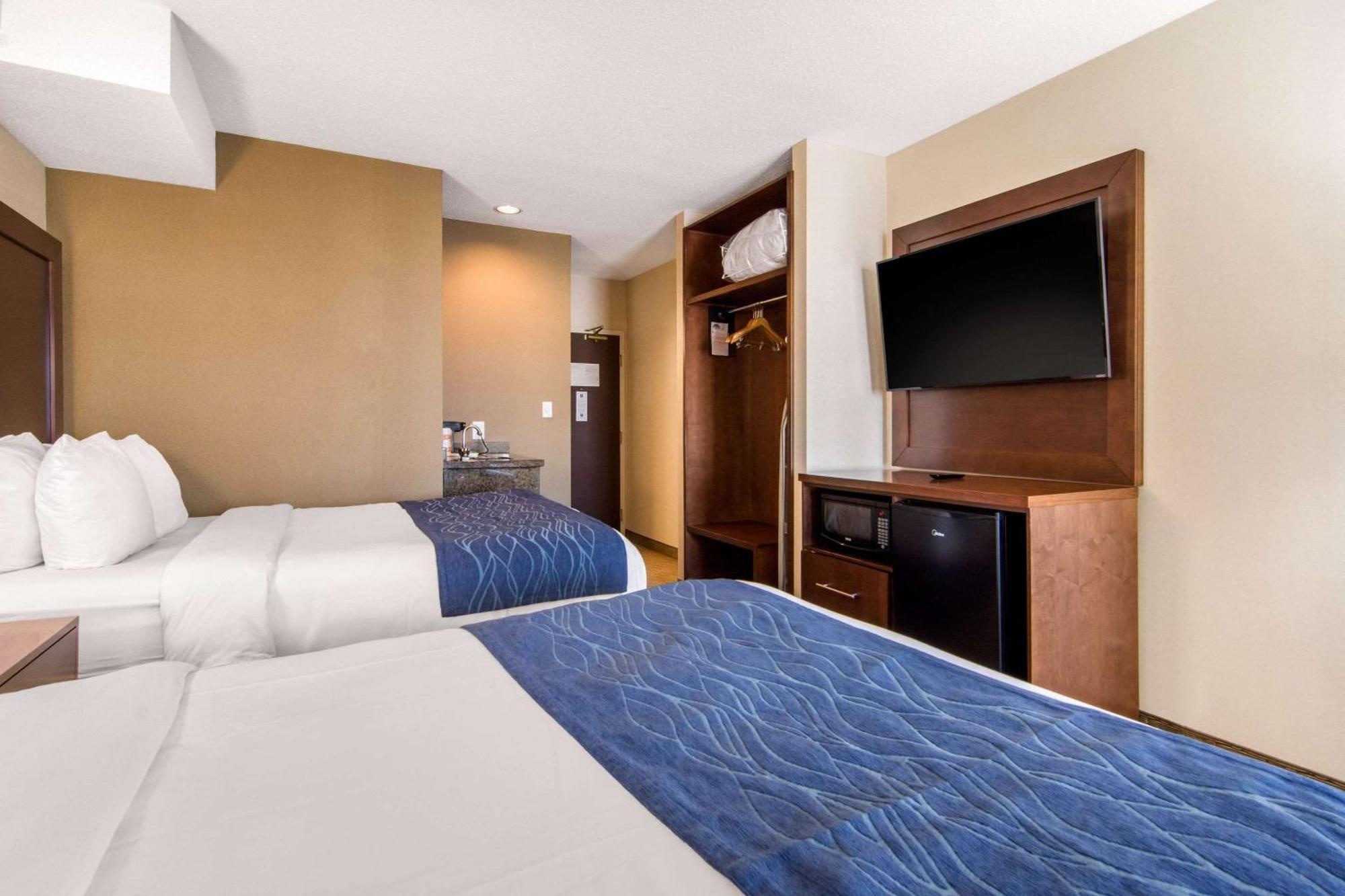 Queen Room Two Queen Beds Non-Smoking