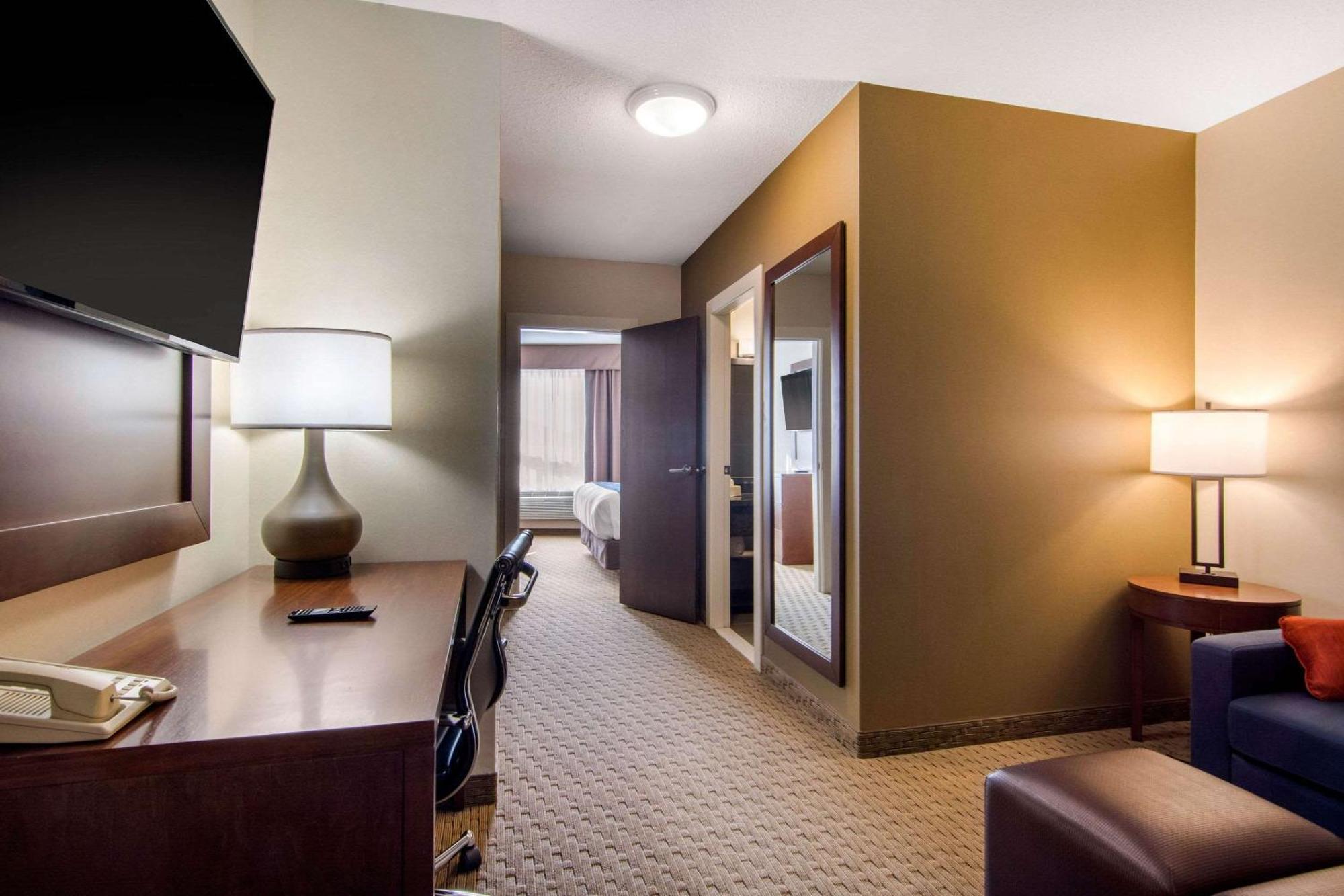 King Suite Non-Smoking