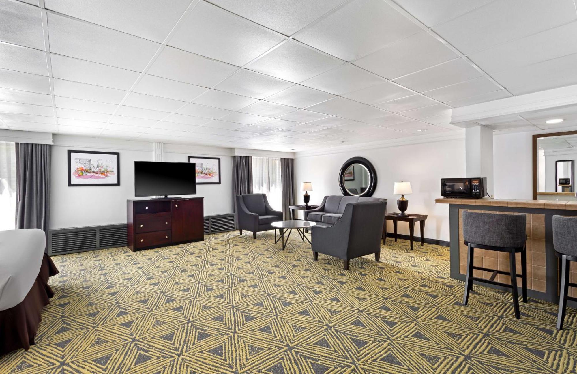 Junior King Suite Non-Smoking