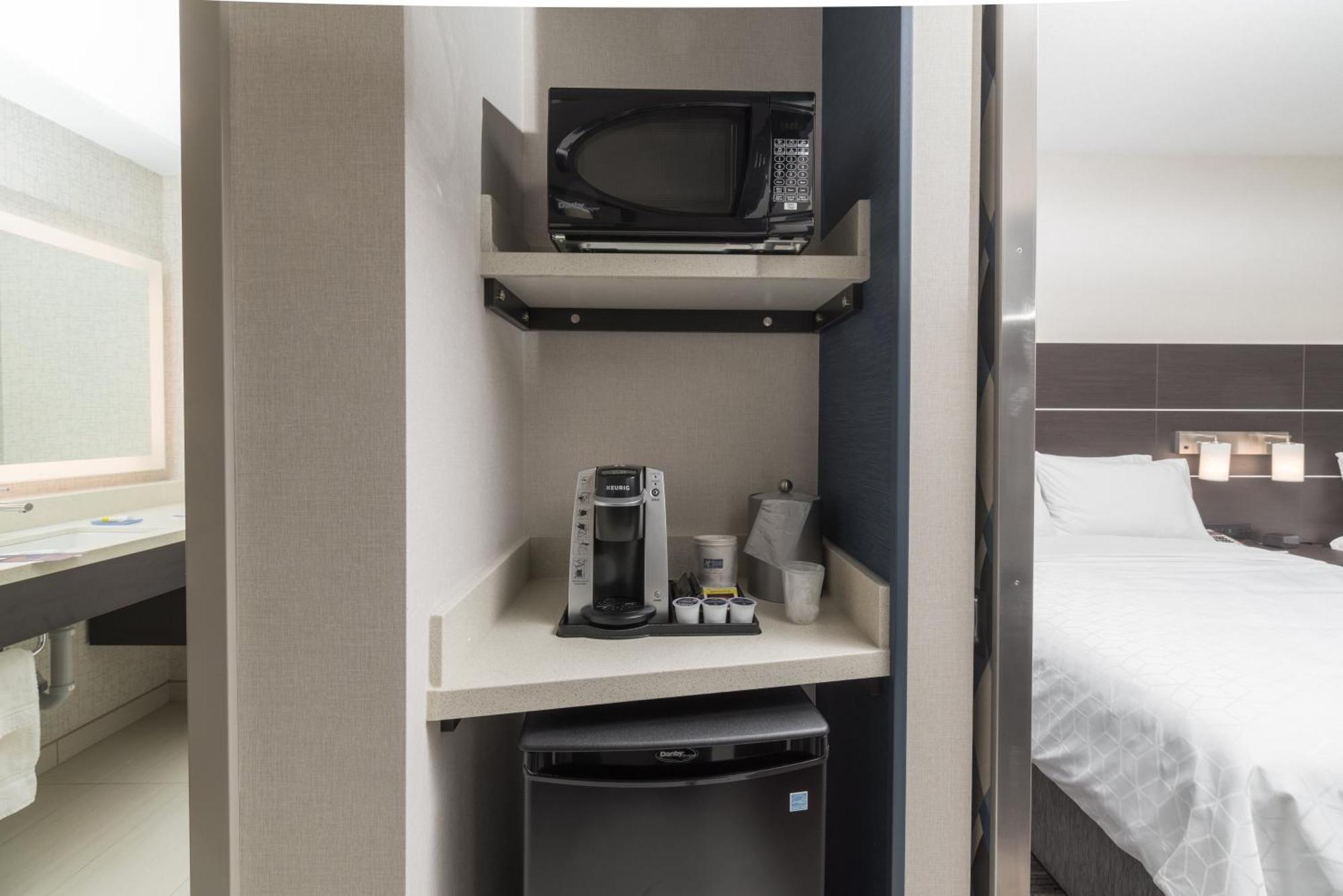 Standard Room with Two Queen Beds