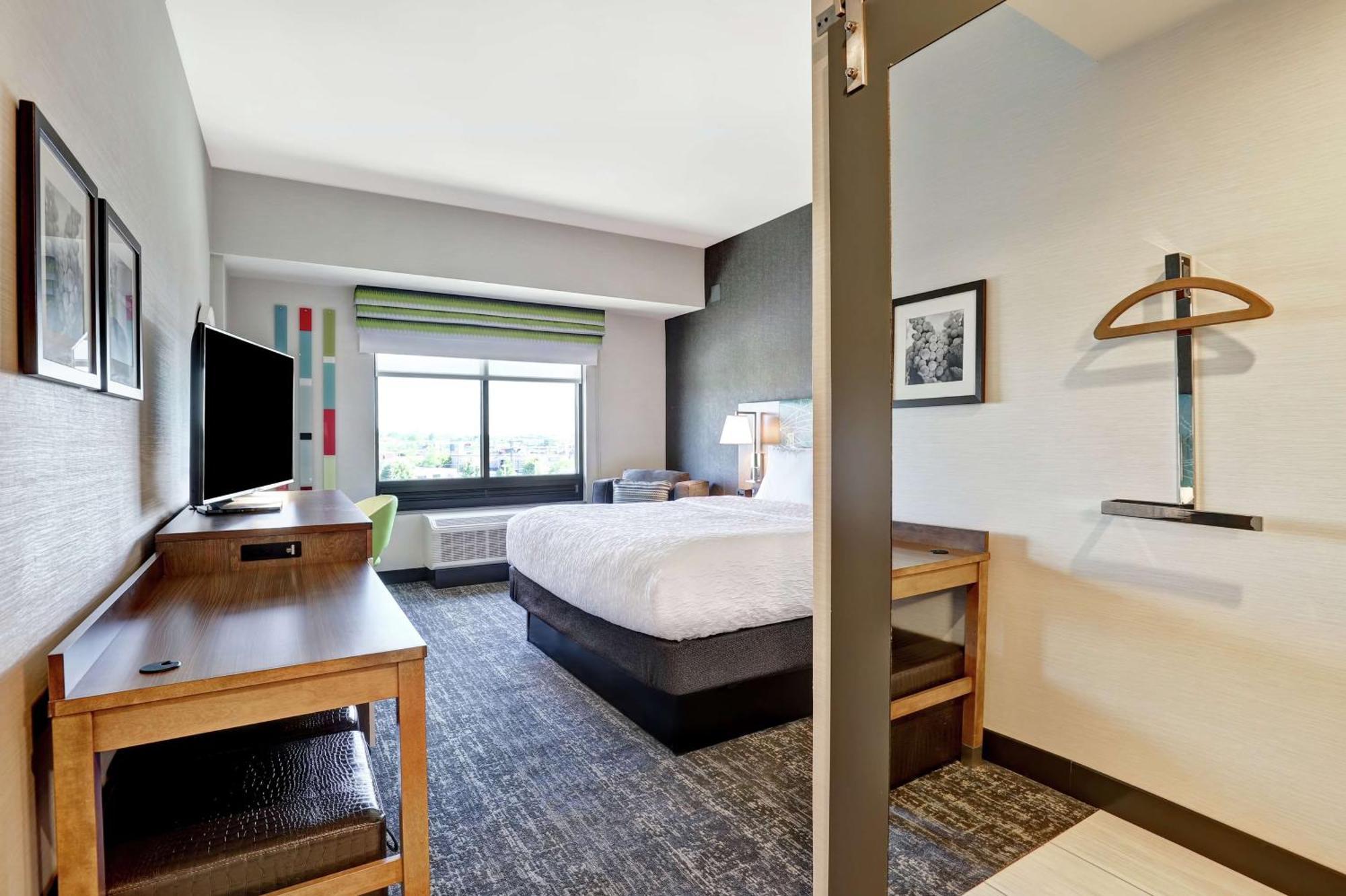 King Room with Mini Fridge - Non-Smoking