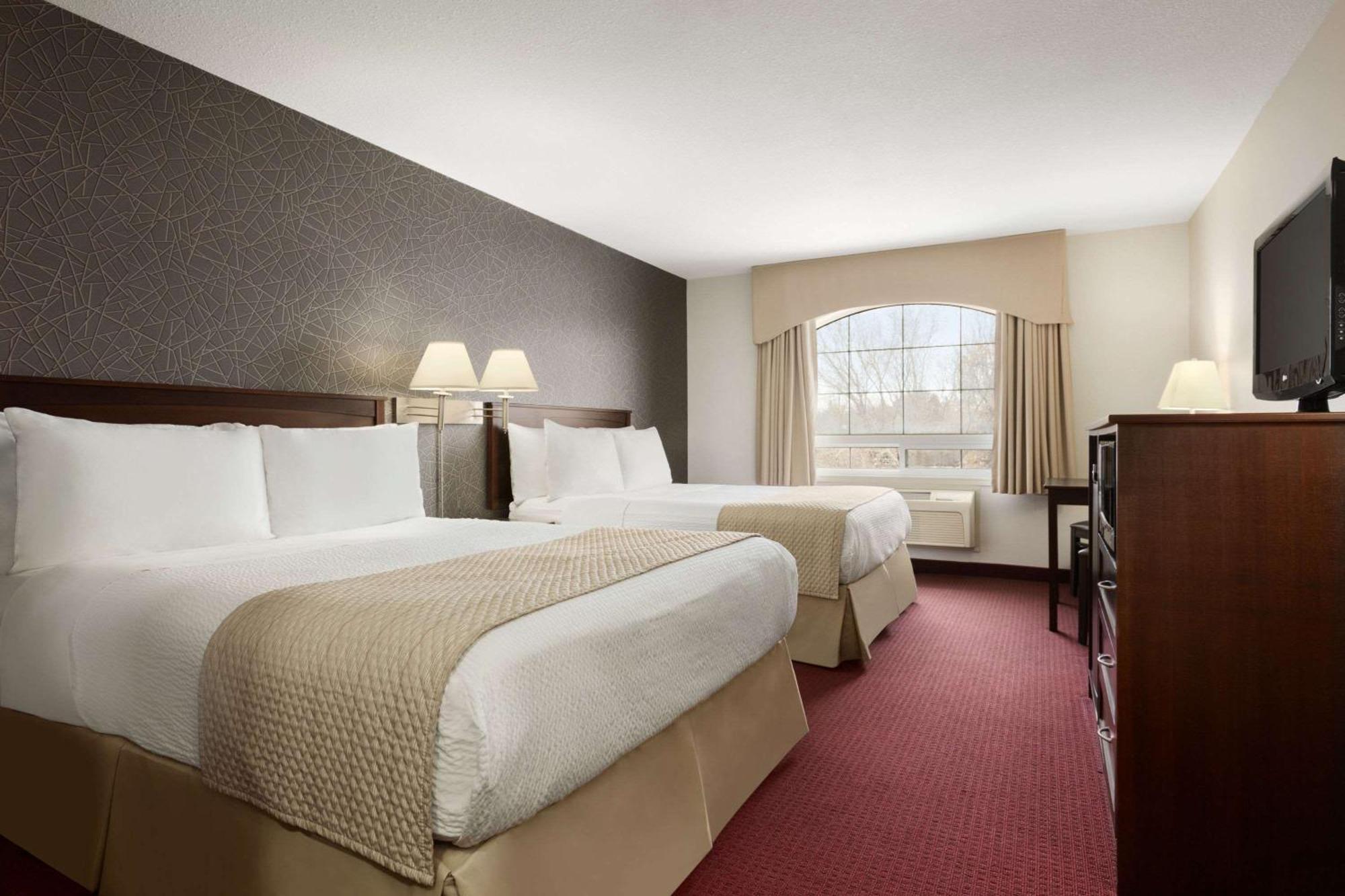 Queen Room Two Queen Beds