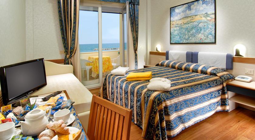 Double or Twin Room Balcony