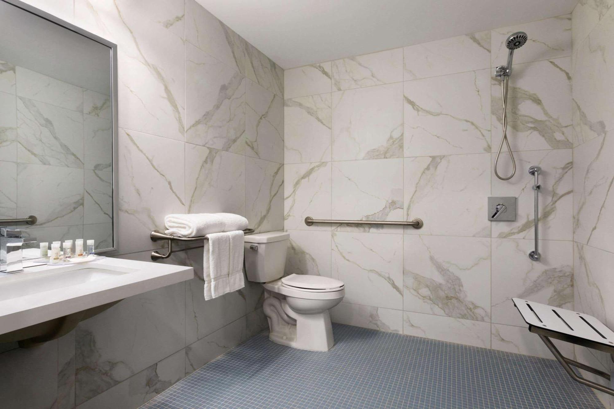 King Room Roll Shower Mobility Access or Non-Smoking
