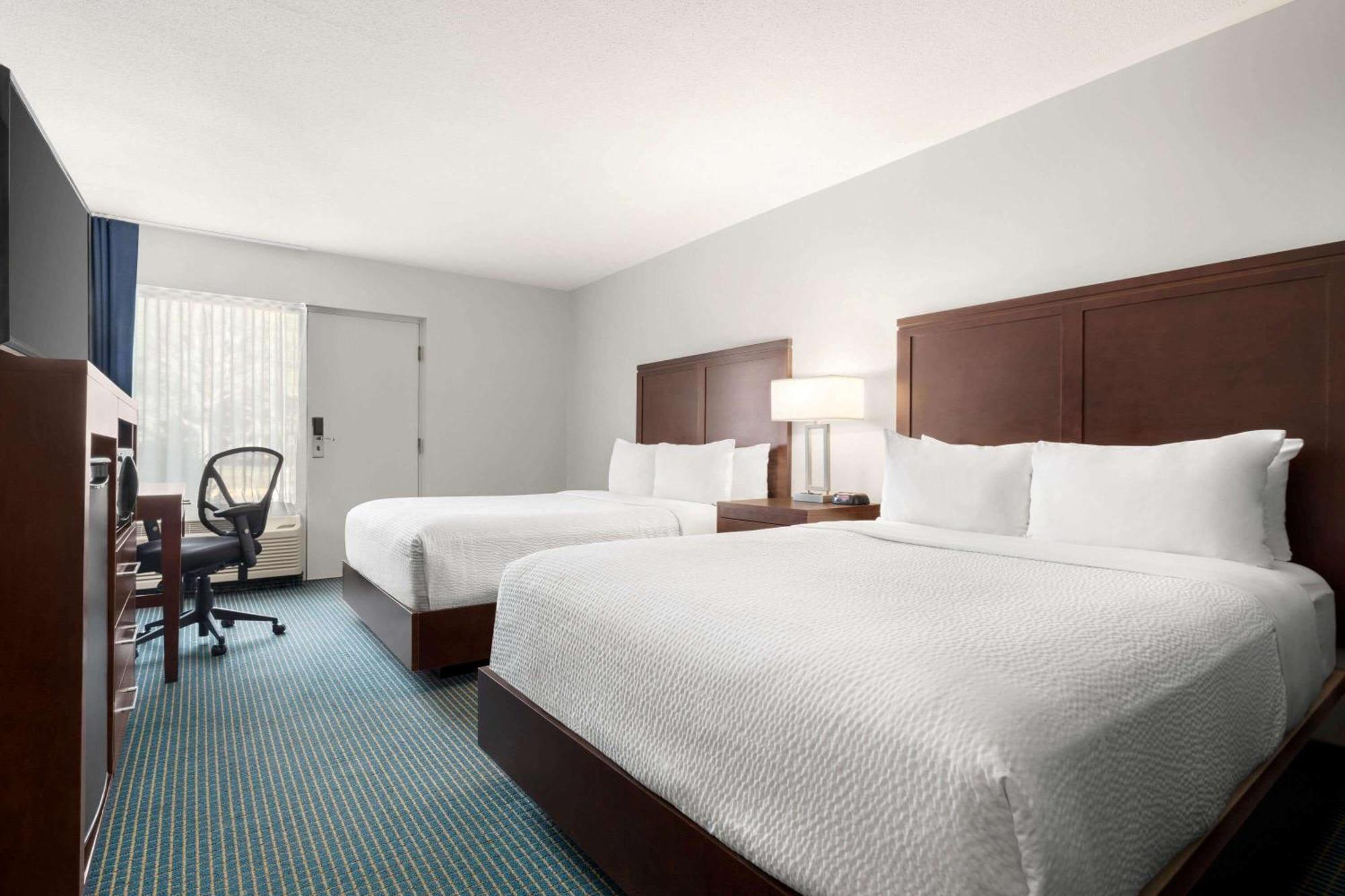 Premium Queen Room - Non-Smoking, Exterior Corridor
