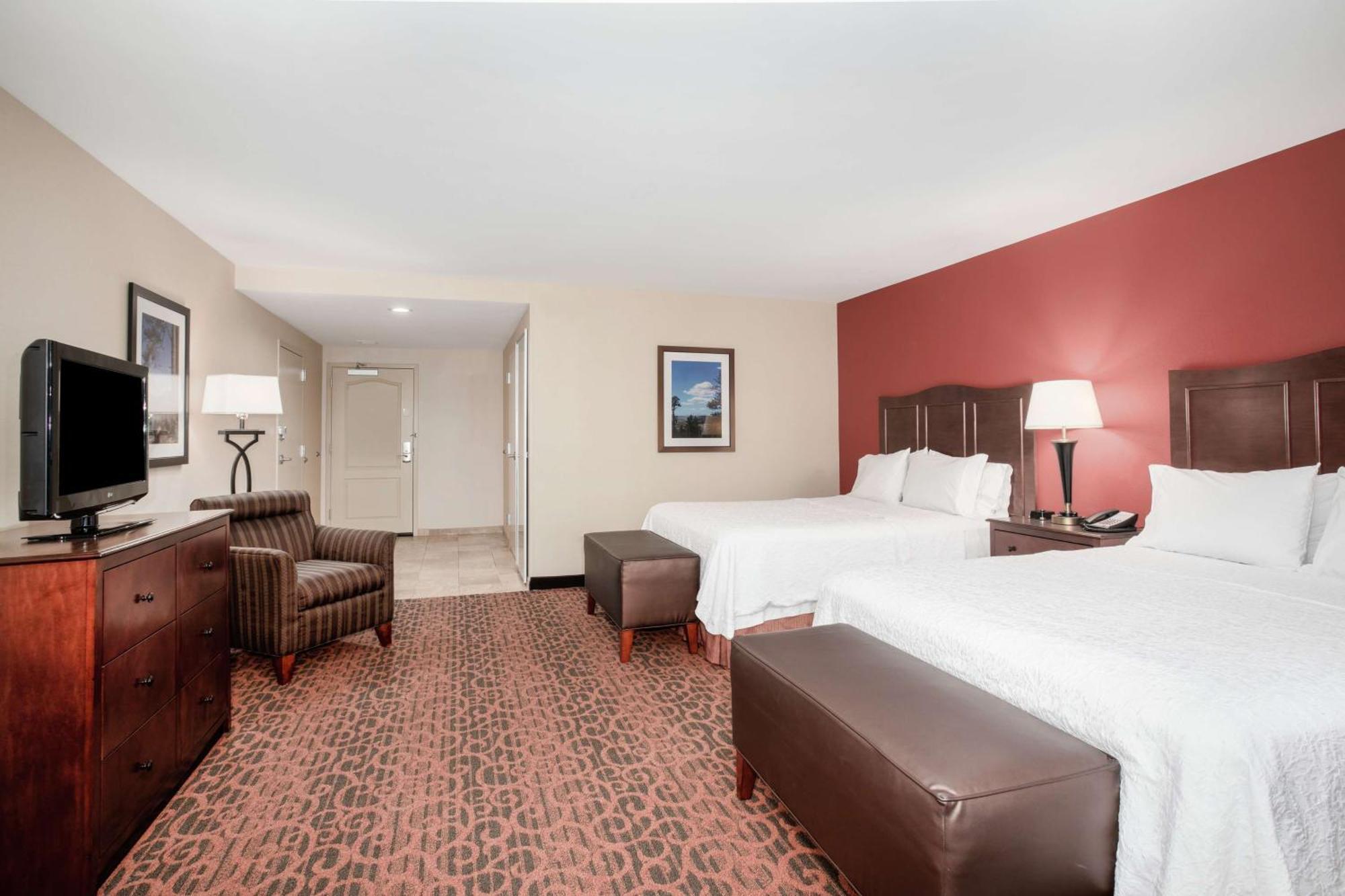 Queen Room Two Queen Beds Mobility Hearing Access or Non-Smoking