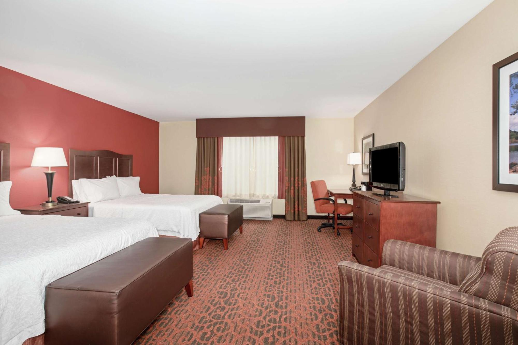 Queen Room Two Queen Beds Mobility Hearing Access or Non-Smoking
