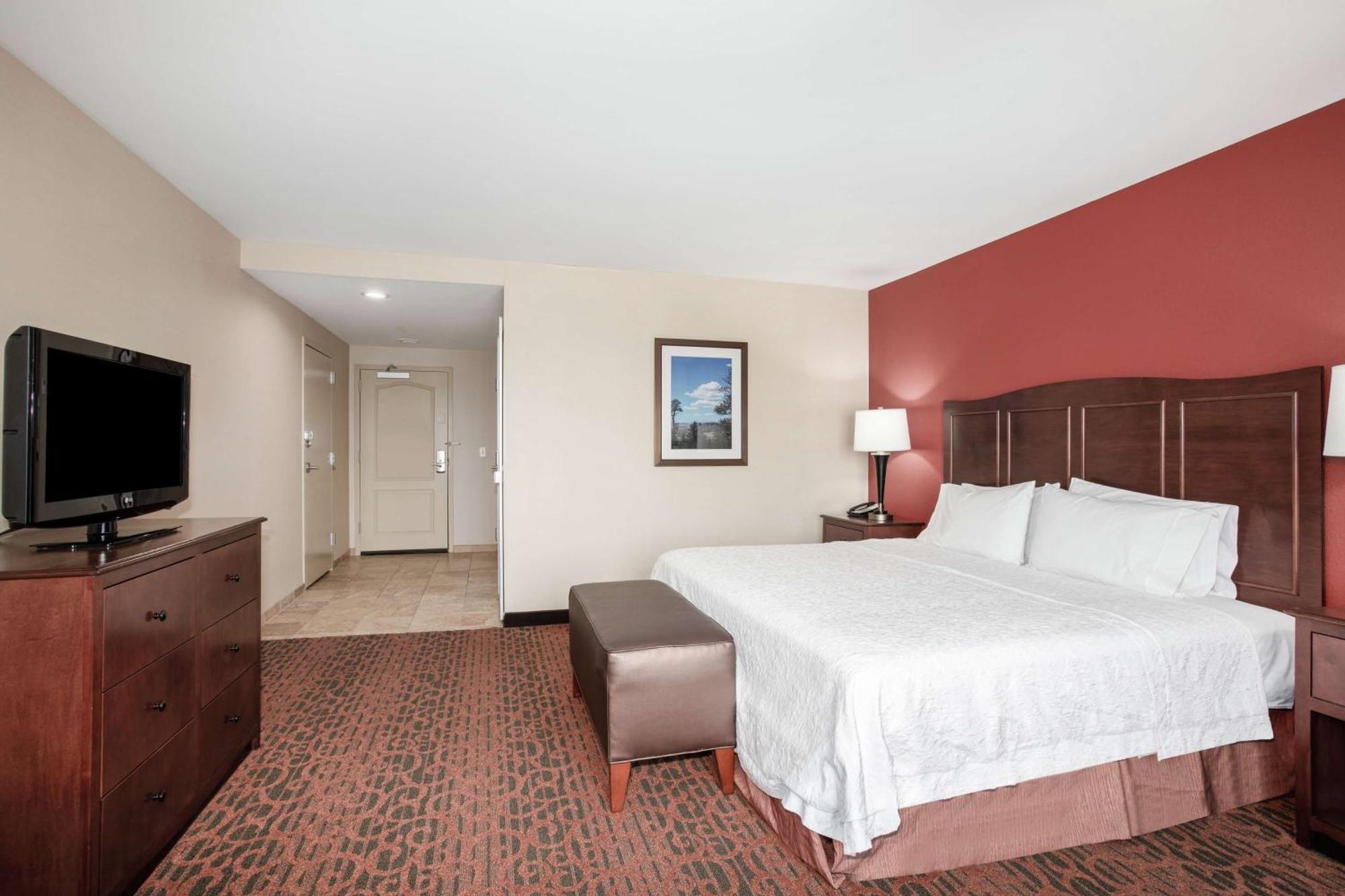 King Room Accessible Tub Mobility Hearing Access or Non-Smoking