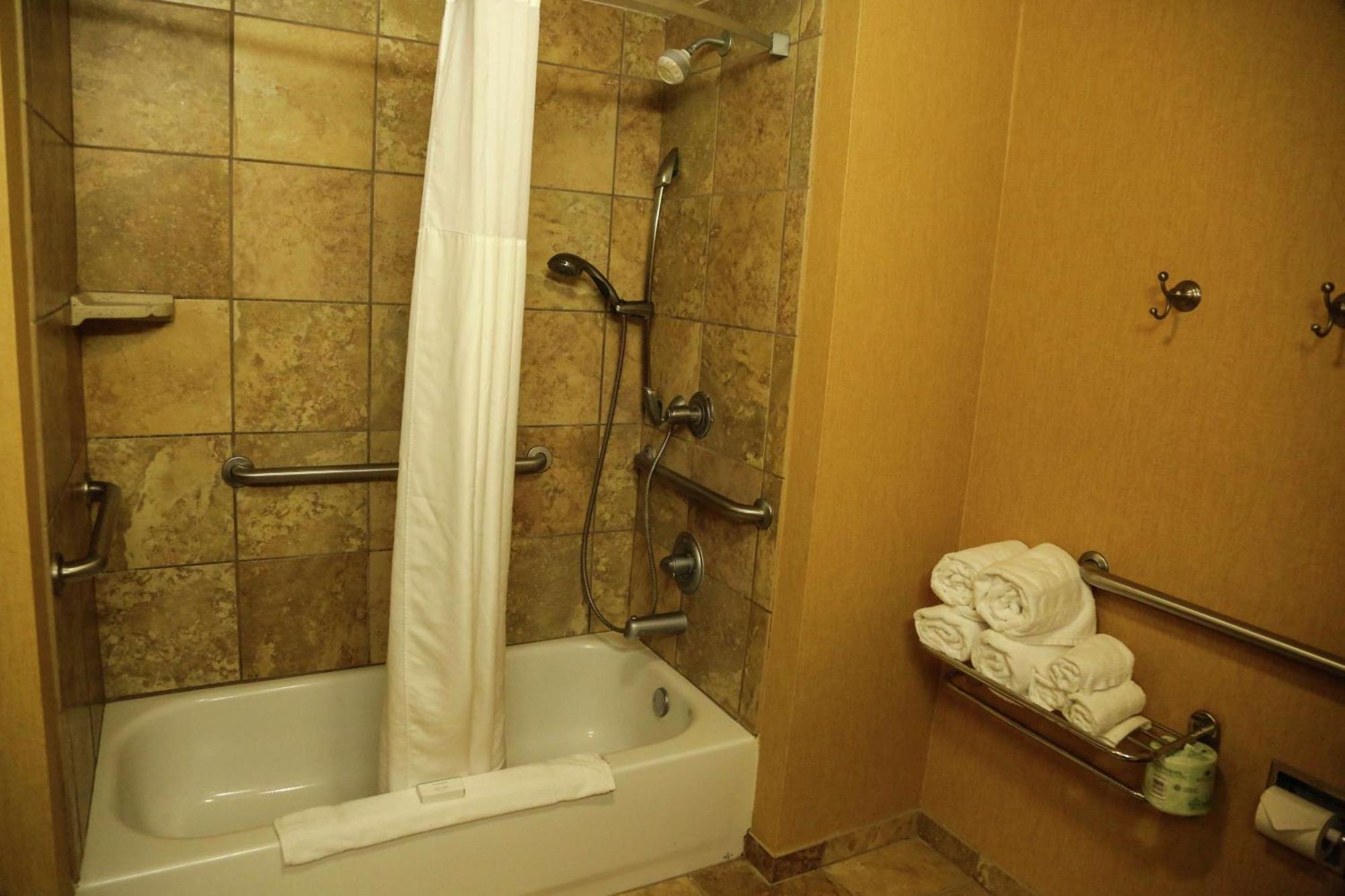 Queen Room with Two Queen Beds - Mobility and Hearing Access/Non-Smoking